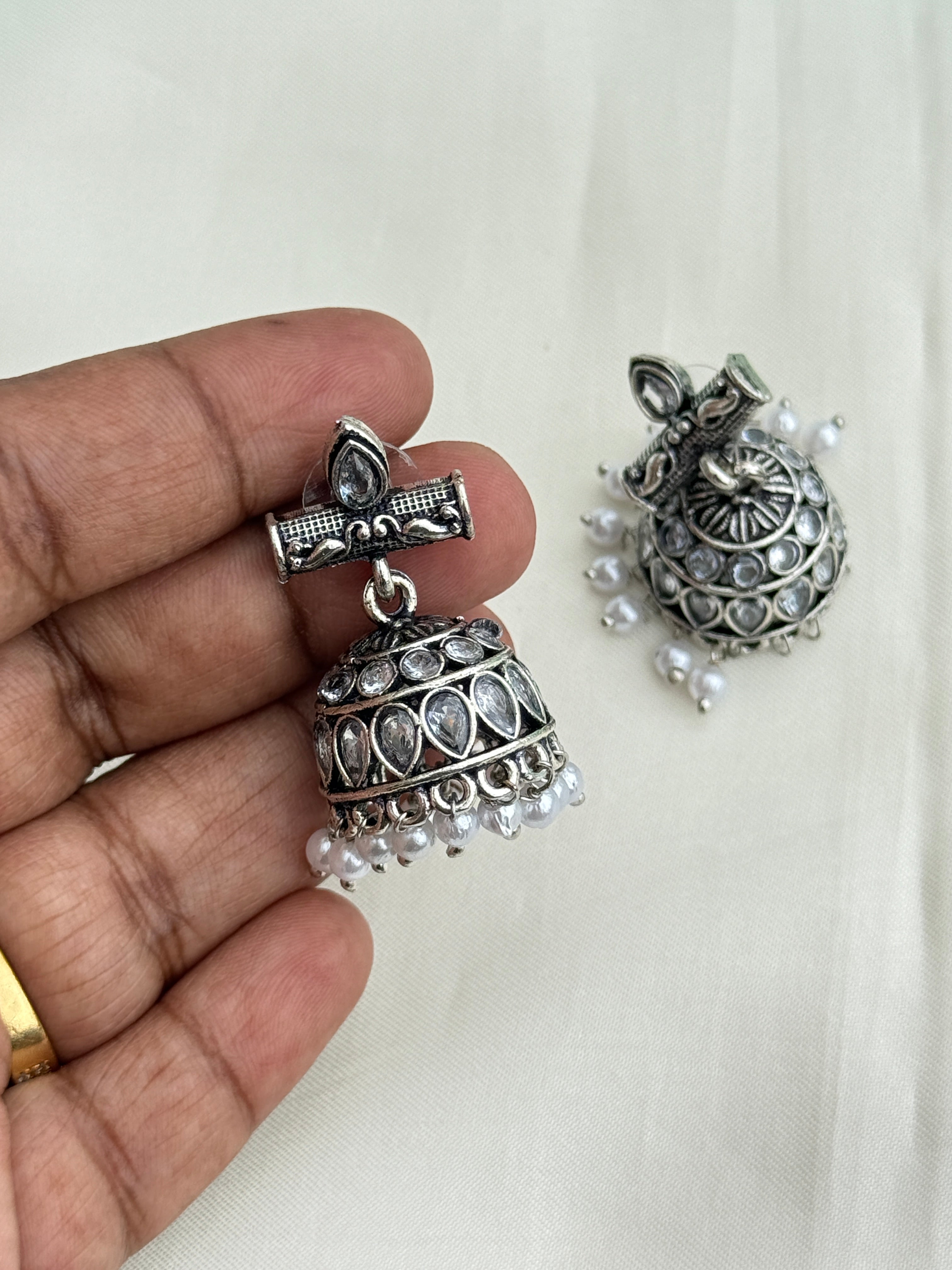 Er209 oxidised butta back push earrings
