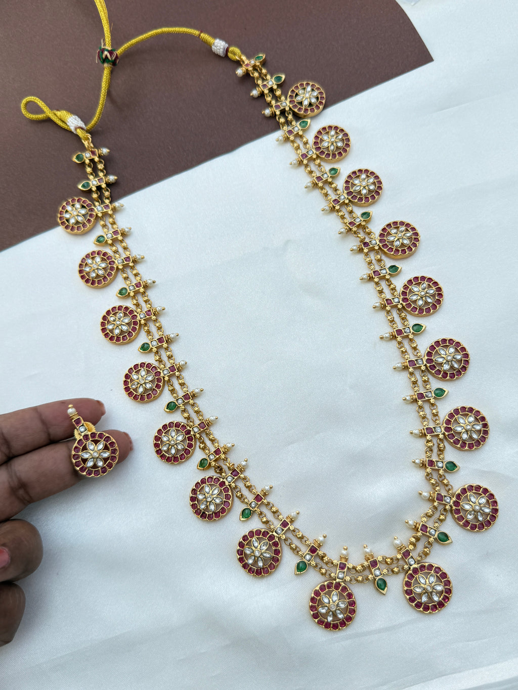 Lh556 kundan bottumala haram