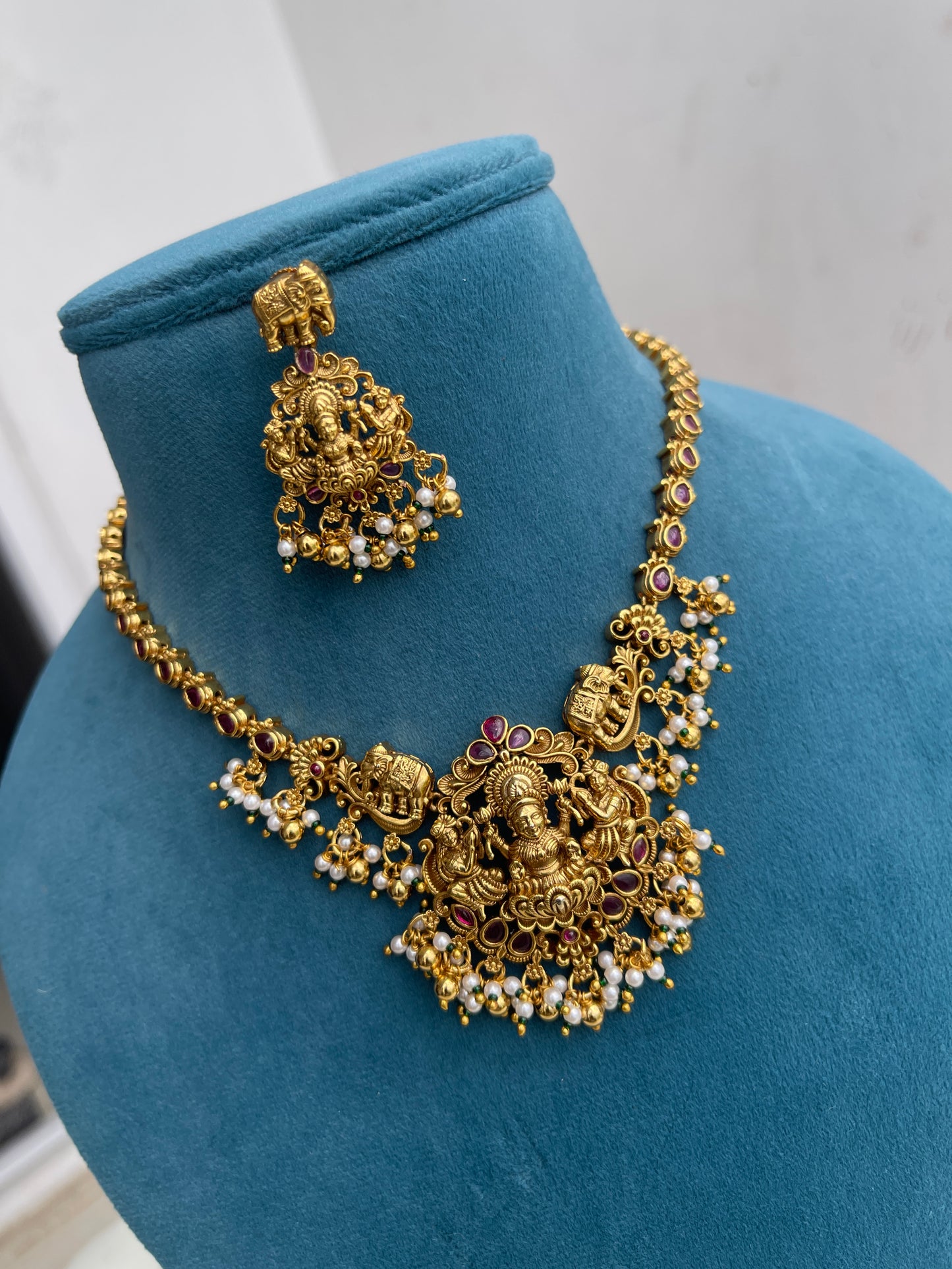 Lakshmi Devi neckset with earrings Ns1528