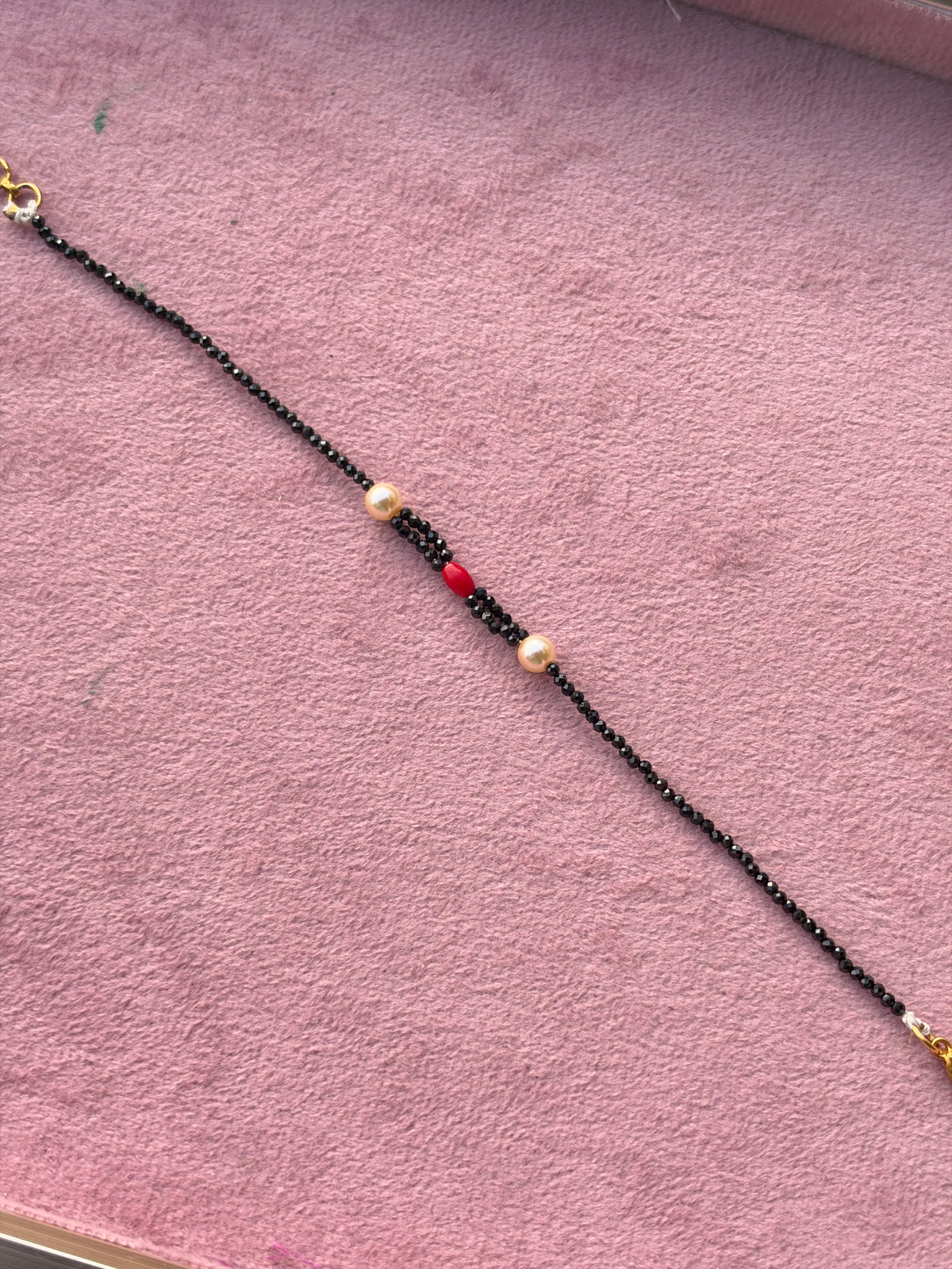 Br0013 black bead and pearls with coral bracelet 6.5inches