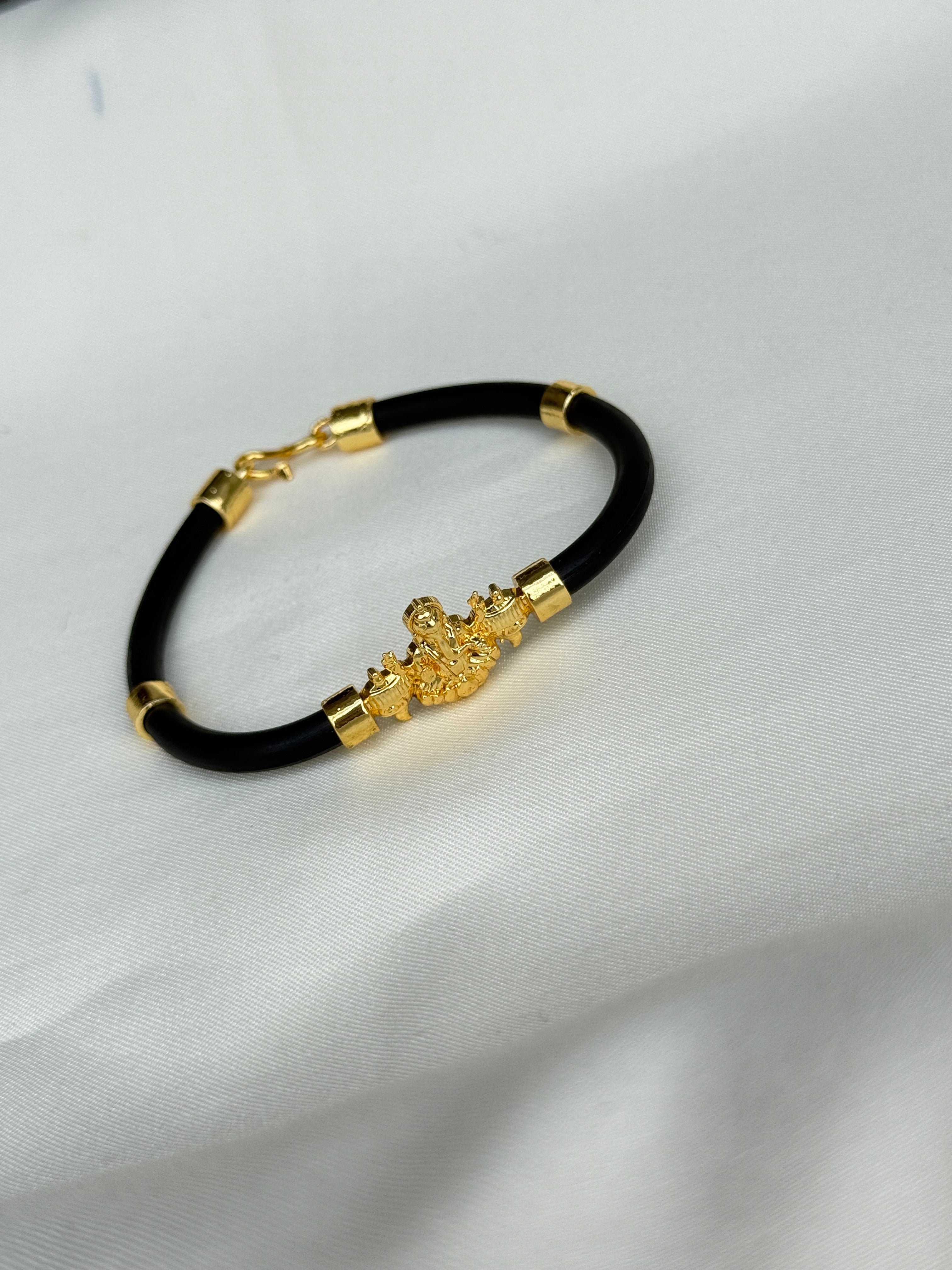 Ph166 micro gold 8 inches black rubber kada