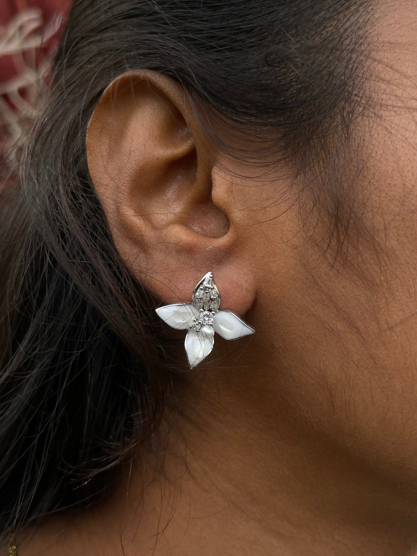 4 petals silver flower studs