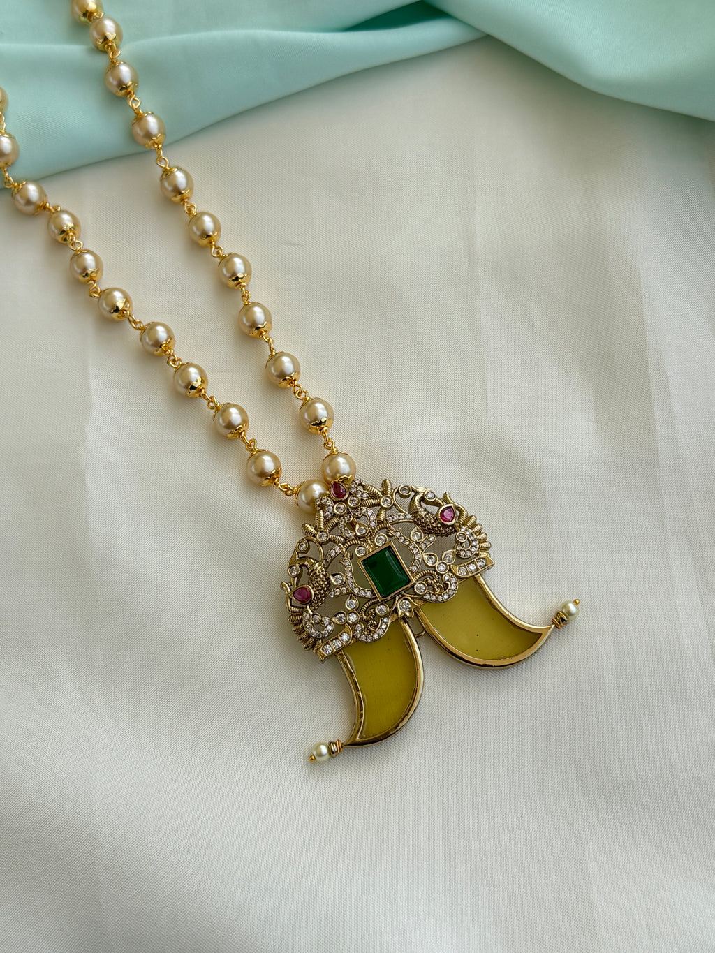 Pg021 Puligoru pendant with 24 inches pearls chain