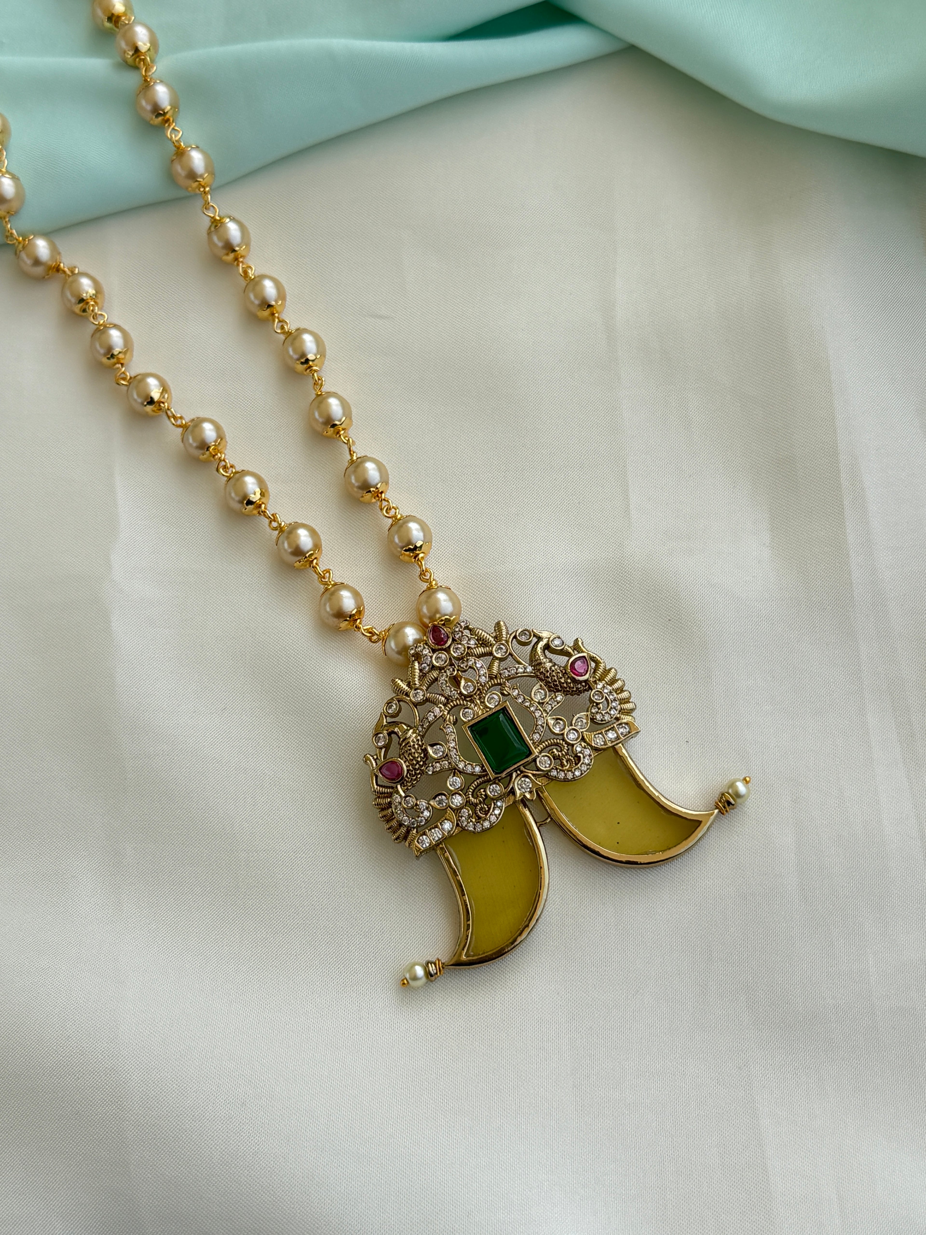 Pg021 Puligoru pendant with 24 inches pearls chain