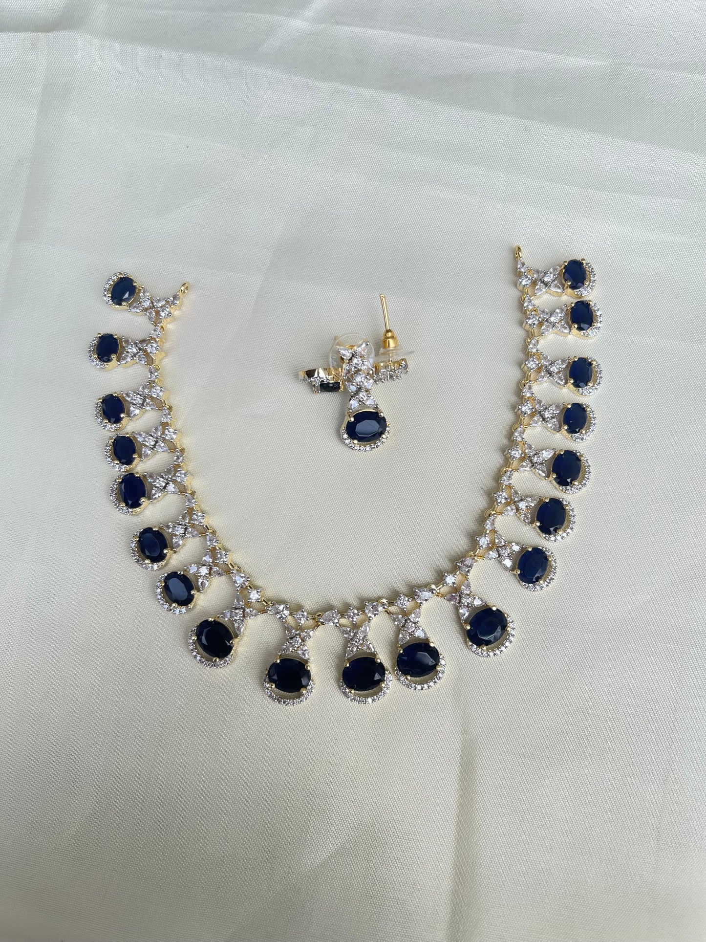 Diamond finish neckset