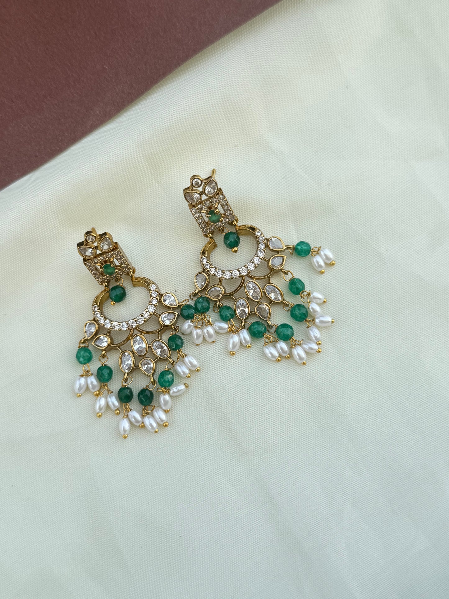 Er2049 rice pearl chandbali earrings