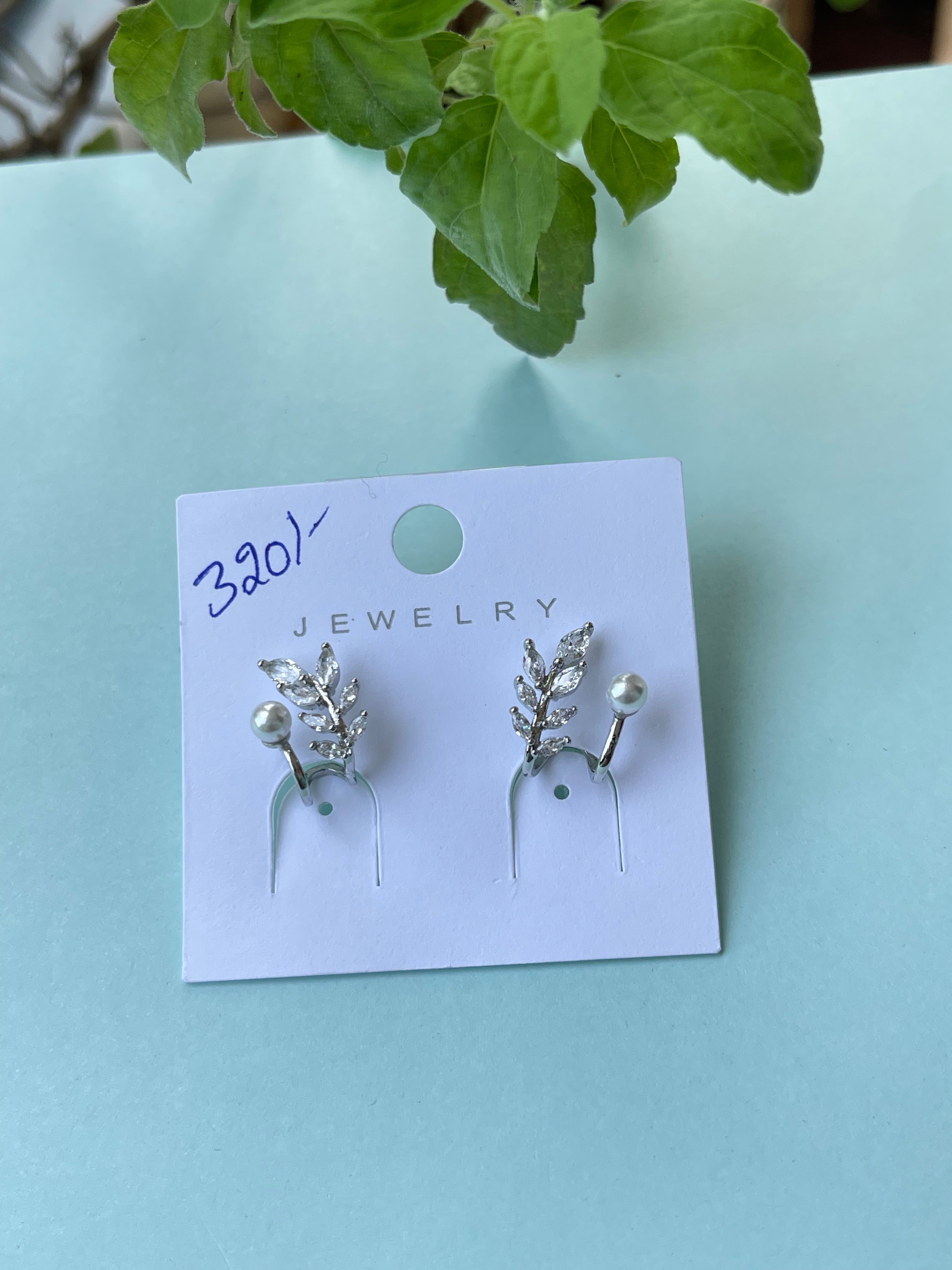 Unique silver side  pearl with leafs