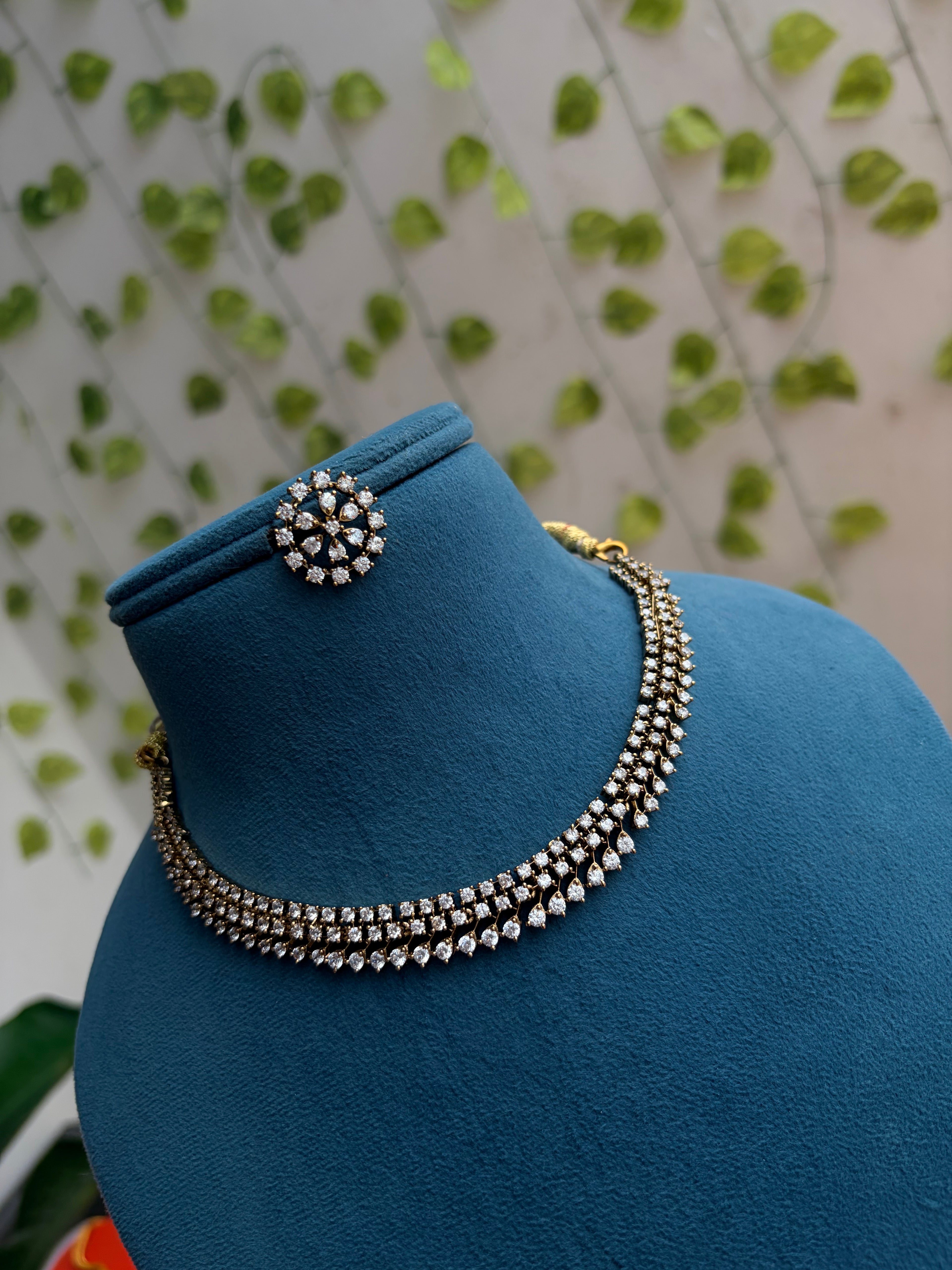 Ns246 White stones Short Neckset with Earrings