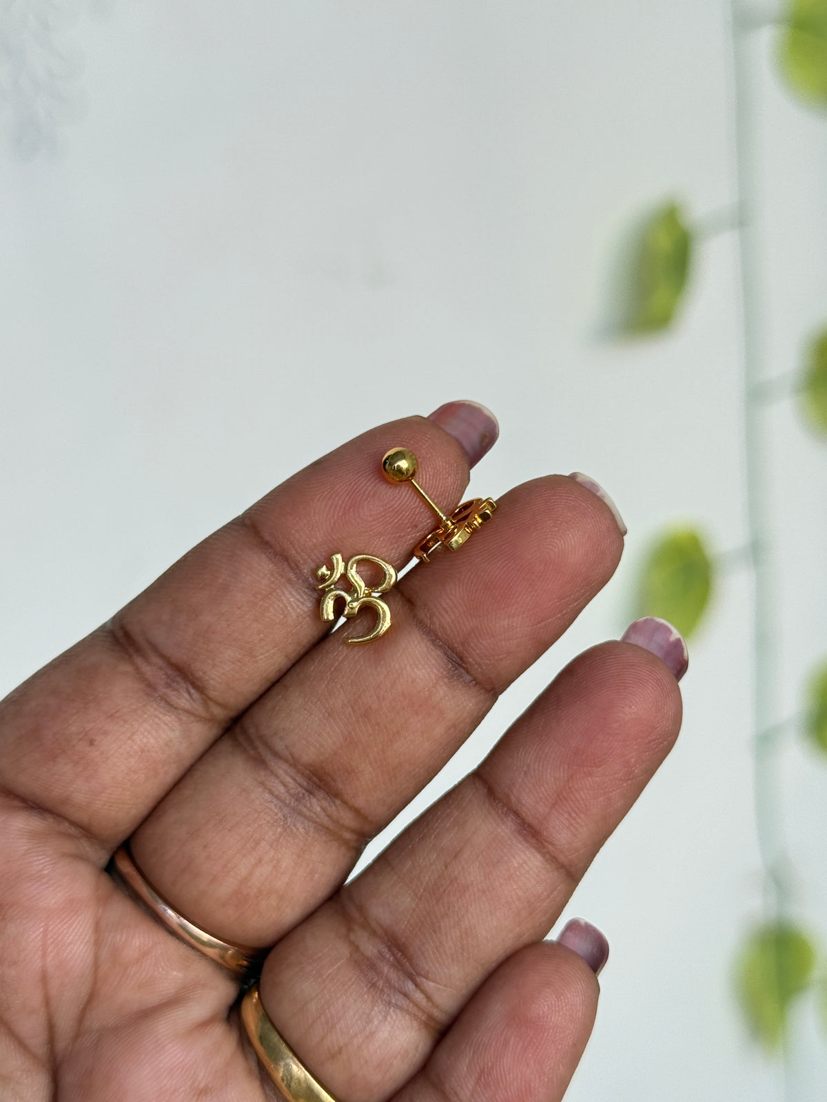 St192 Om gold back ball back screw studs or second (2) tops studs