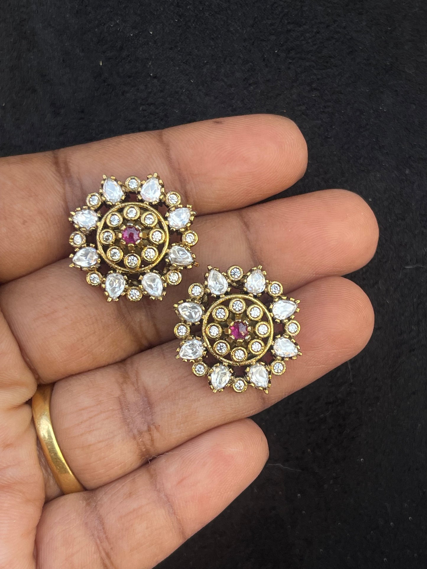 Moissanite heavy studs with mehandi polish