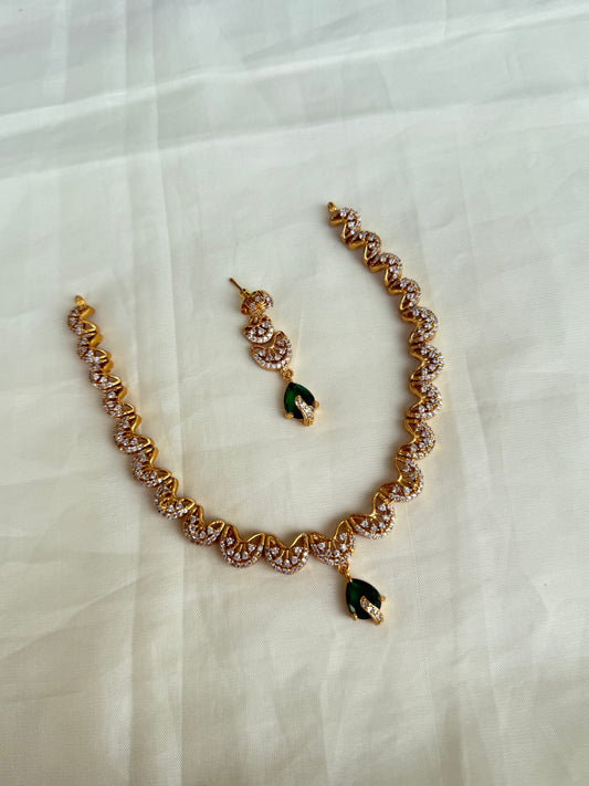 Ns221 simple cz Neckset with green drop stone