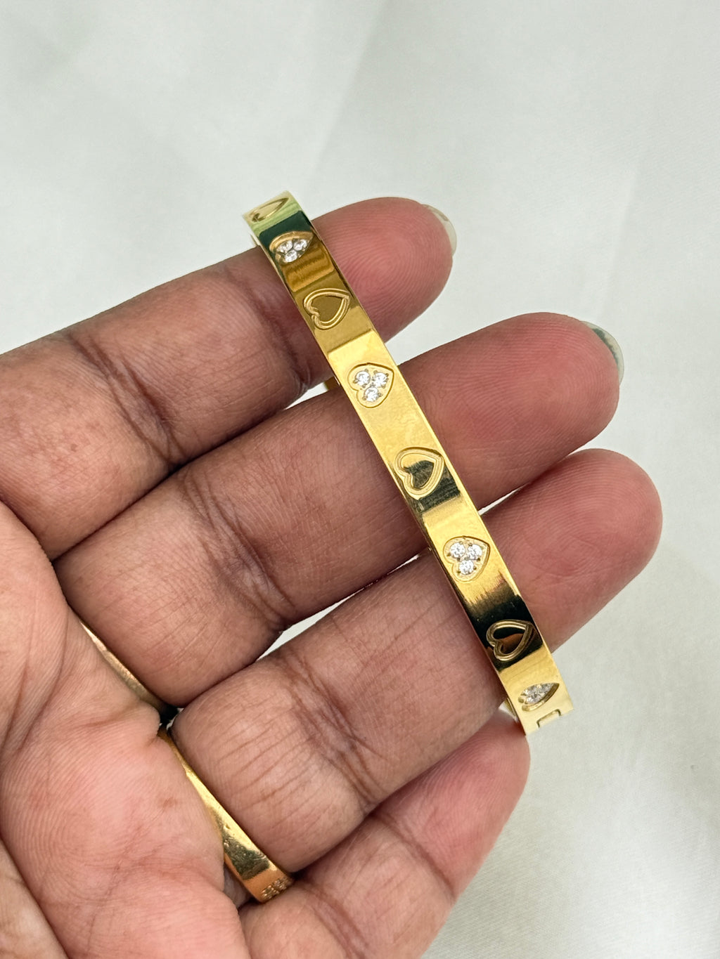 Ab586 anti tarnish heart stones 2.4 to 2.6 openable kada bracelet