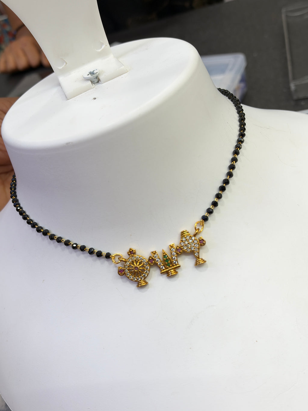 Bb462 Venkateshwara namalu single line 18 inches black beads