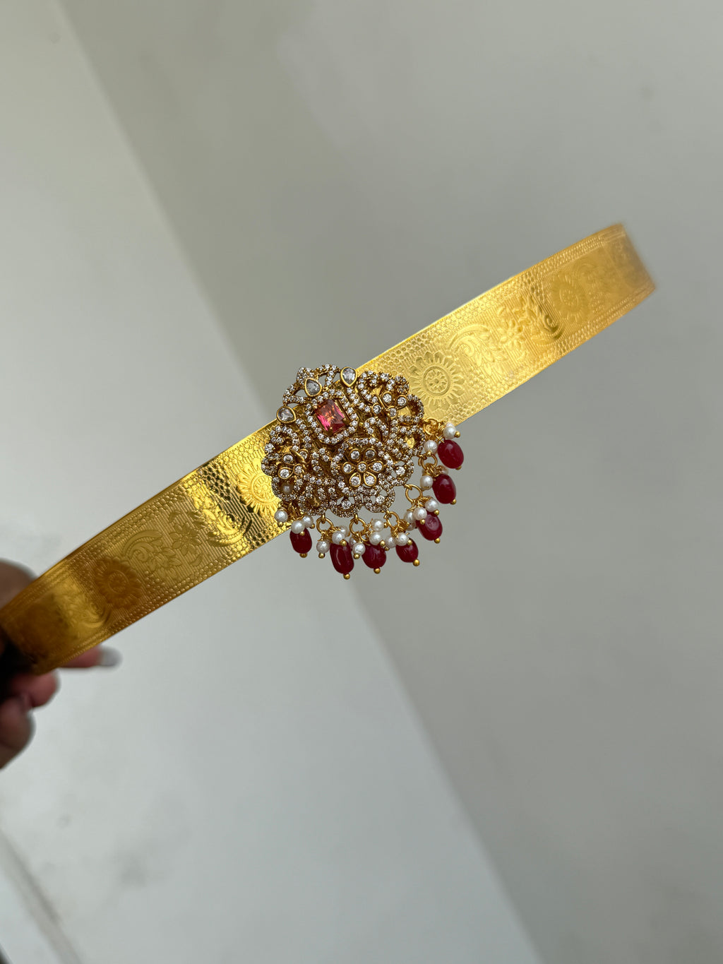 Hb618 adults texture hipbelt with ruby beads