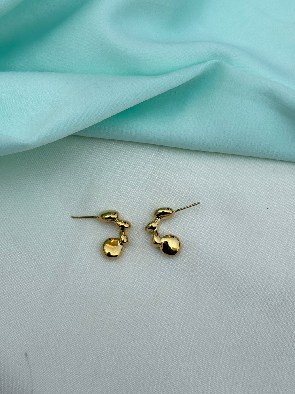 St054 anti tarnish gold stud
