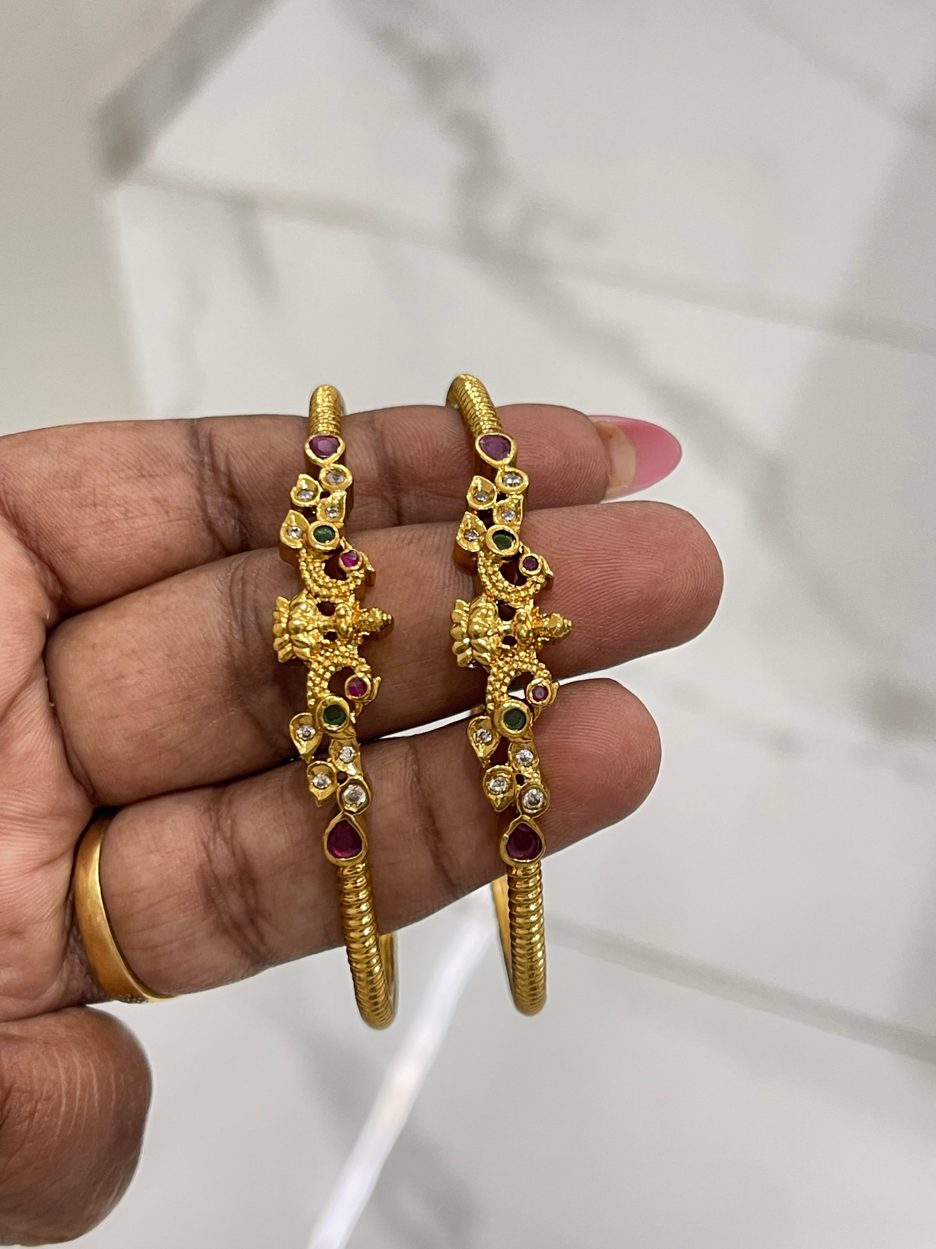 Simple Lakshmi Devi kada bangles sb528