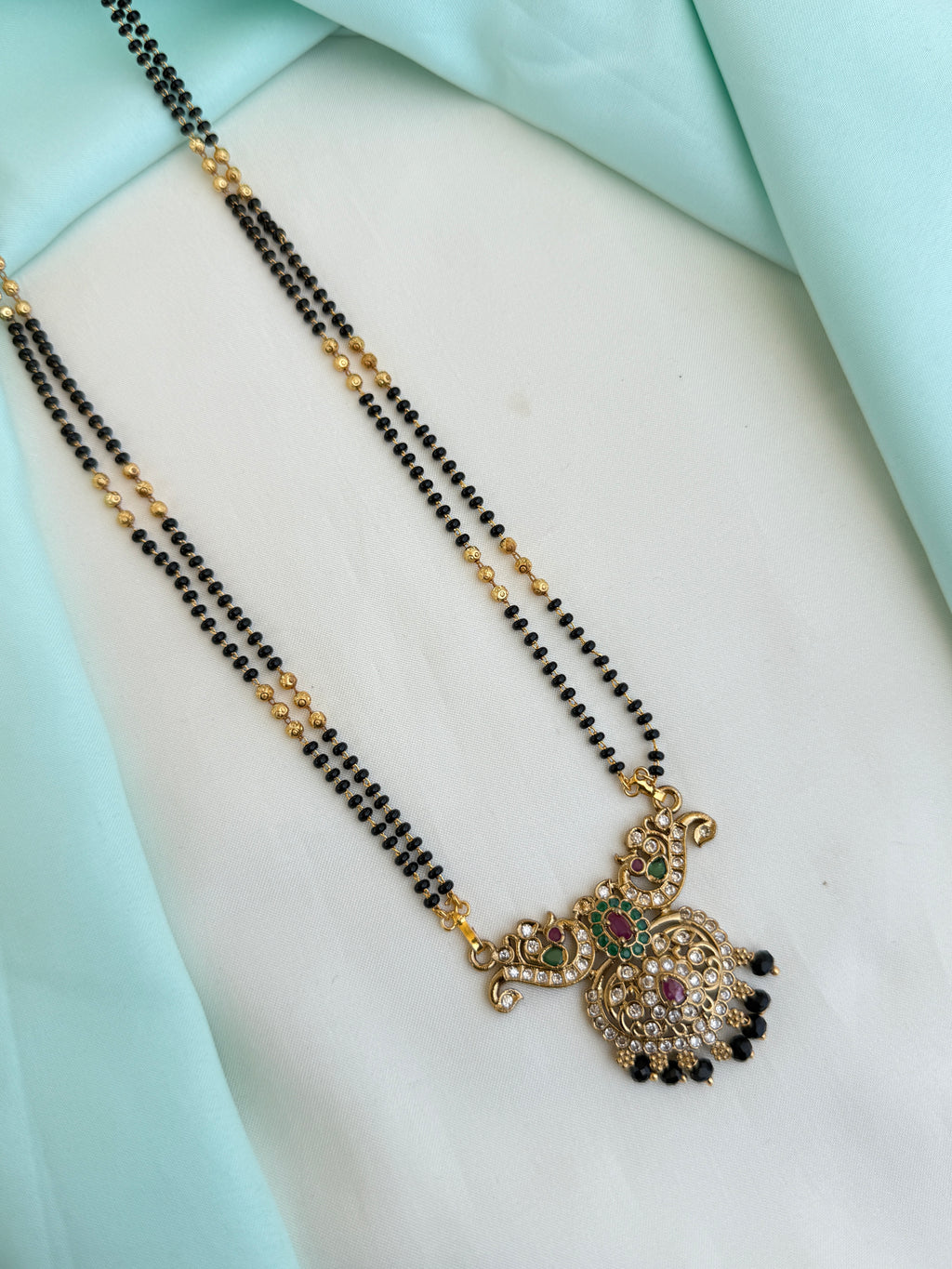 Bb137 peacock matt finishing  2 layer's 27 Inches black beads