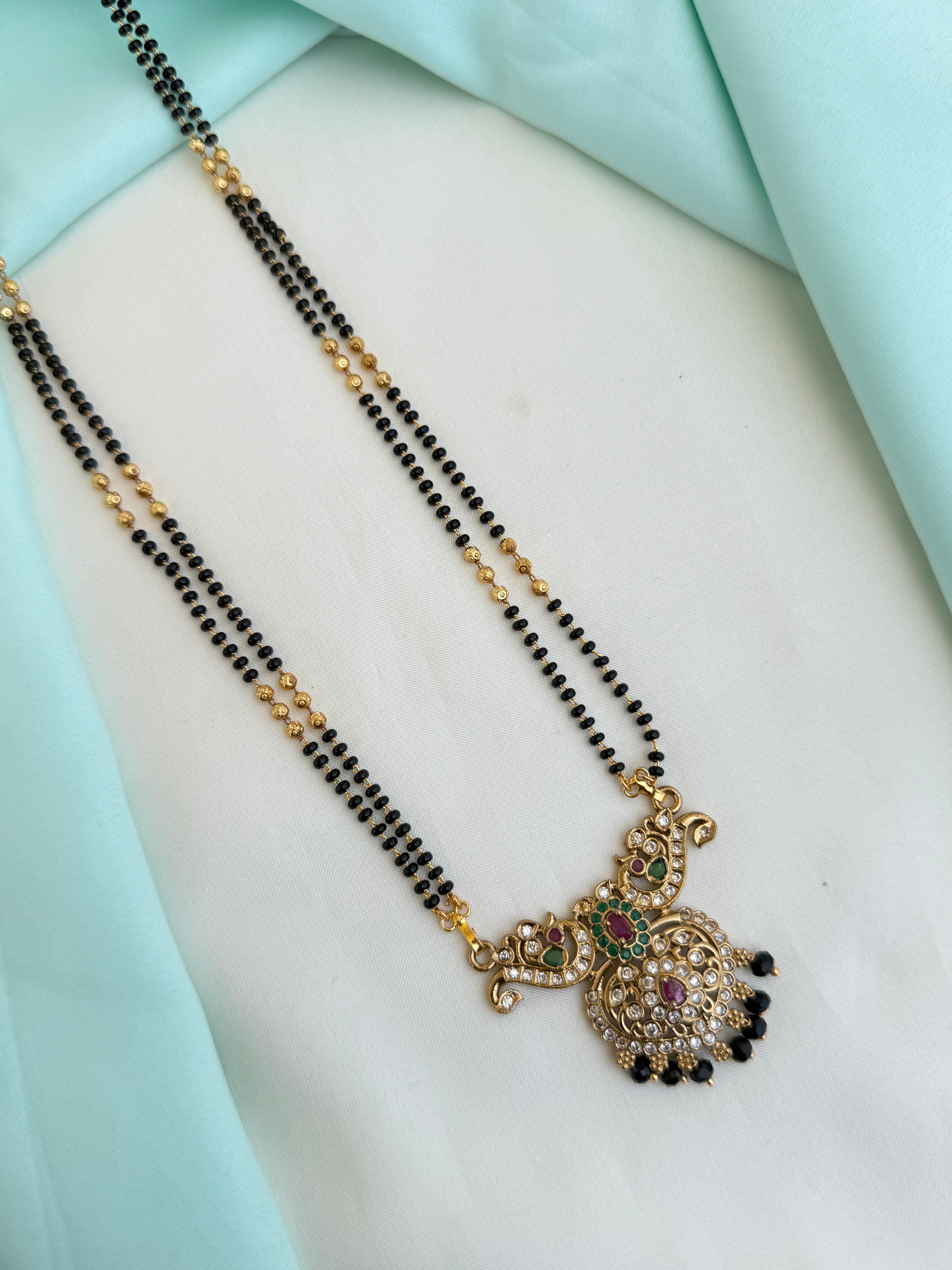 Bb137 peacock matt finishing  2 layer's 27 Inches black beads