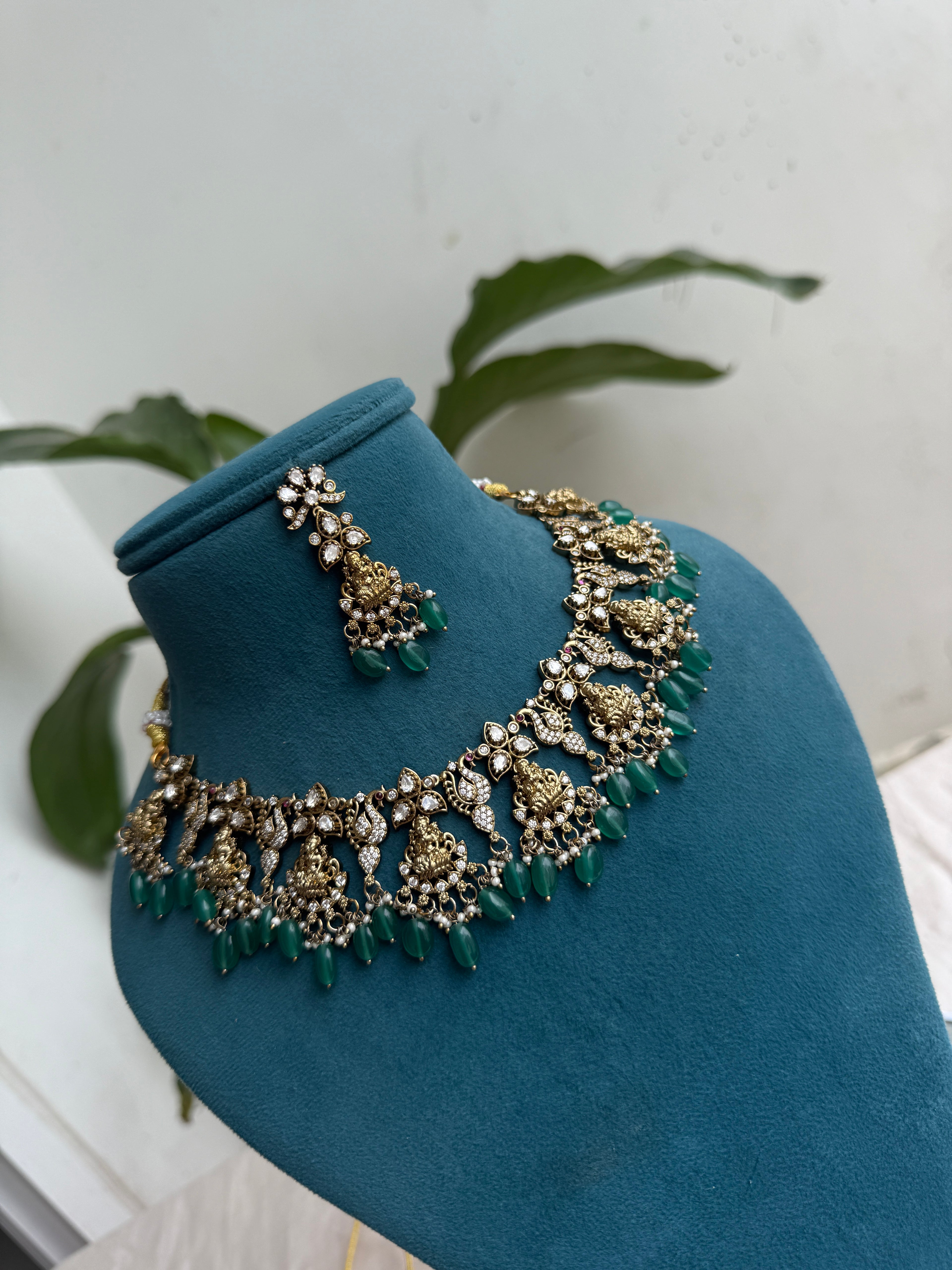 Ns376 Laksmi Devi moissanite neckset