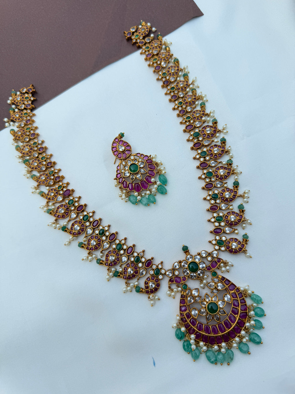 Lh588 kempu mango long haram with light green beads