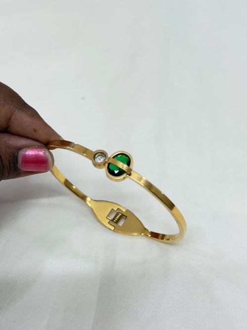 Ab043 green stone openable anti tarnish bracelet