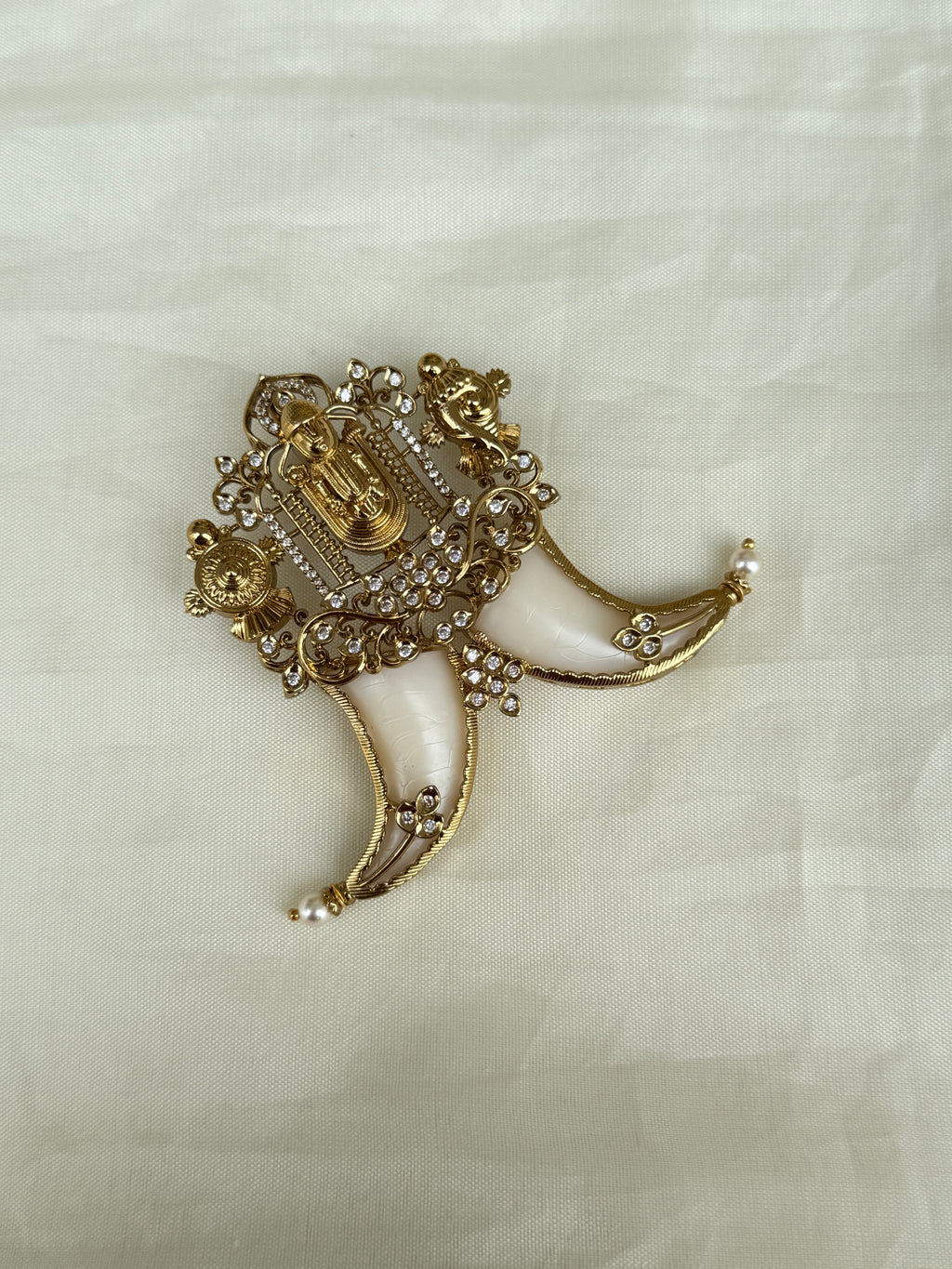 Pg007 lord venkateshwara puligoru pendant