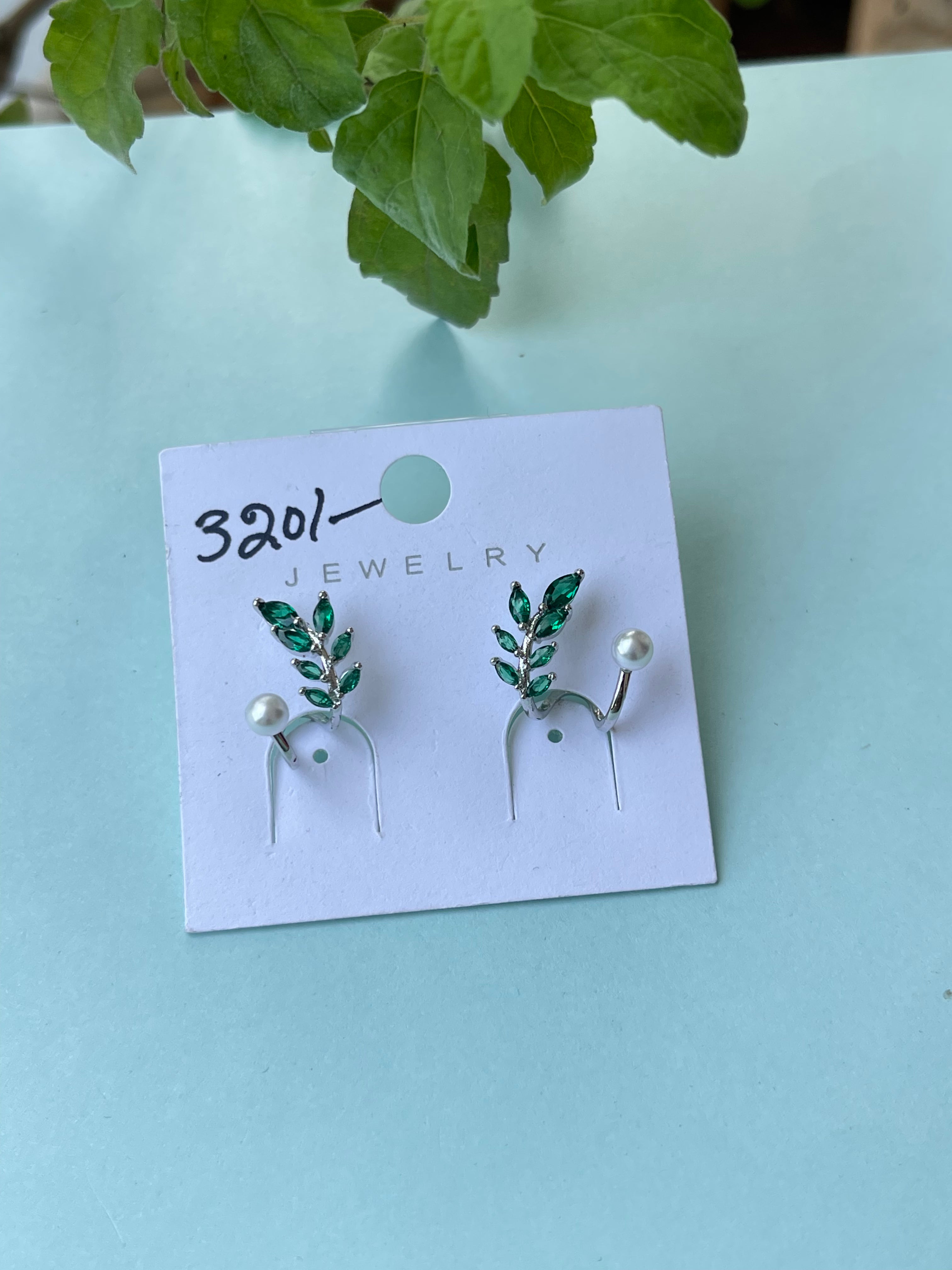 Unique silver side  pearl with leafs