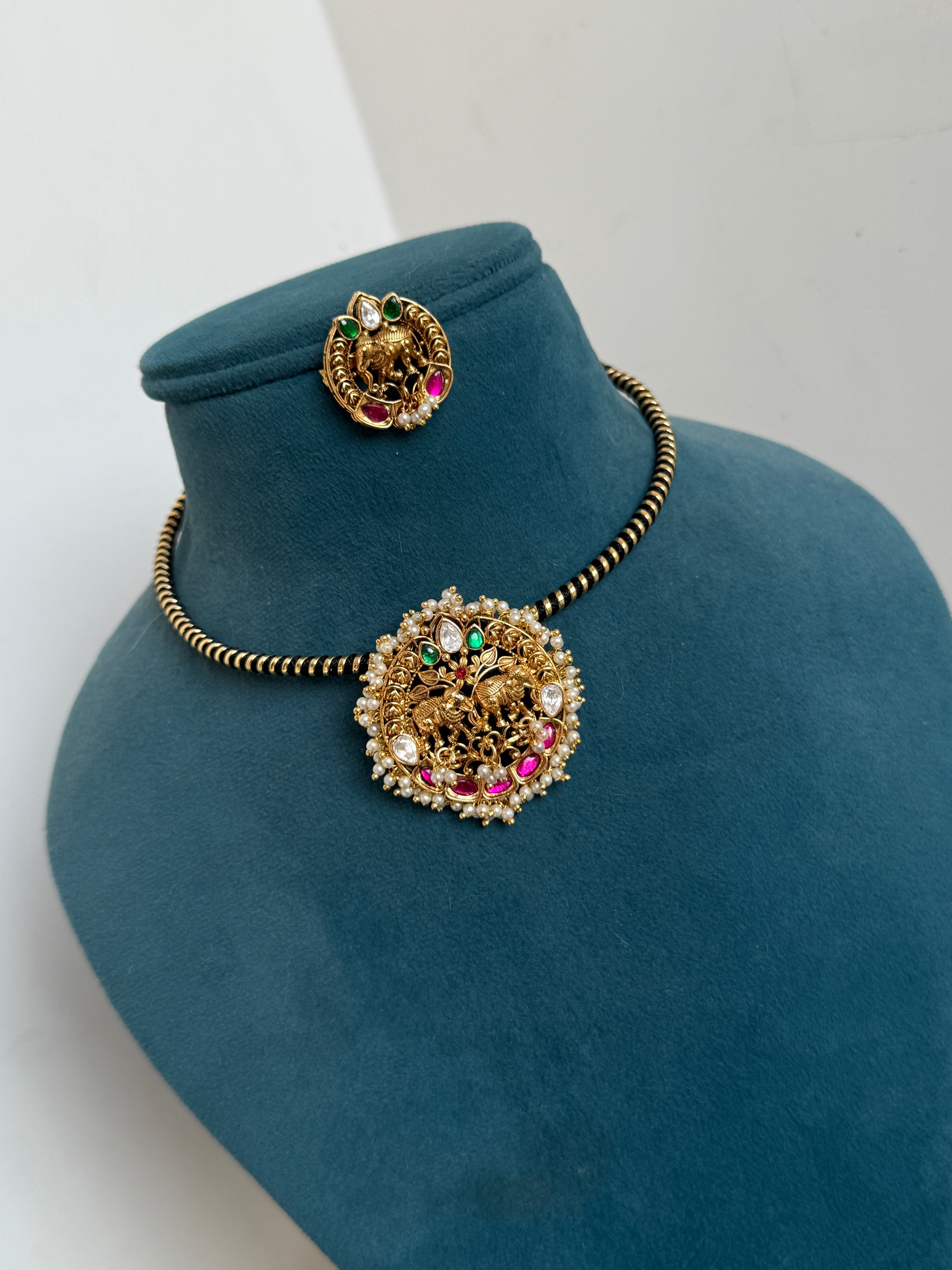 Hs024 hasli with jadau kundan pendent with earrings