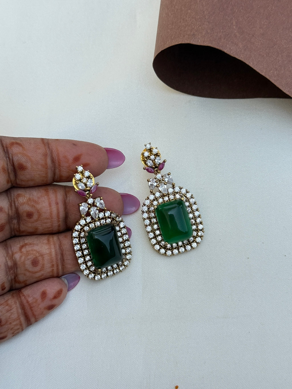 Er226 big green stone earrings