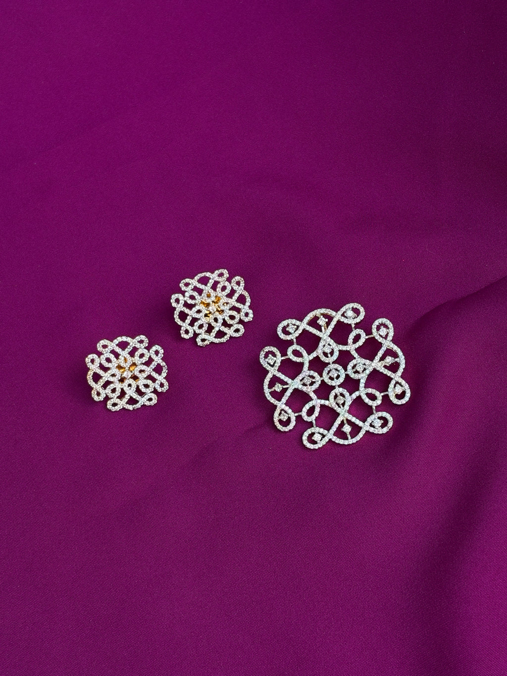 L034 diamond design pendant with studs
