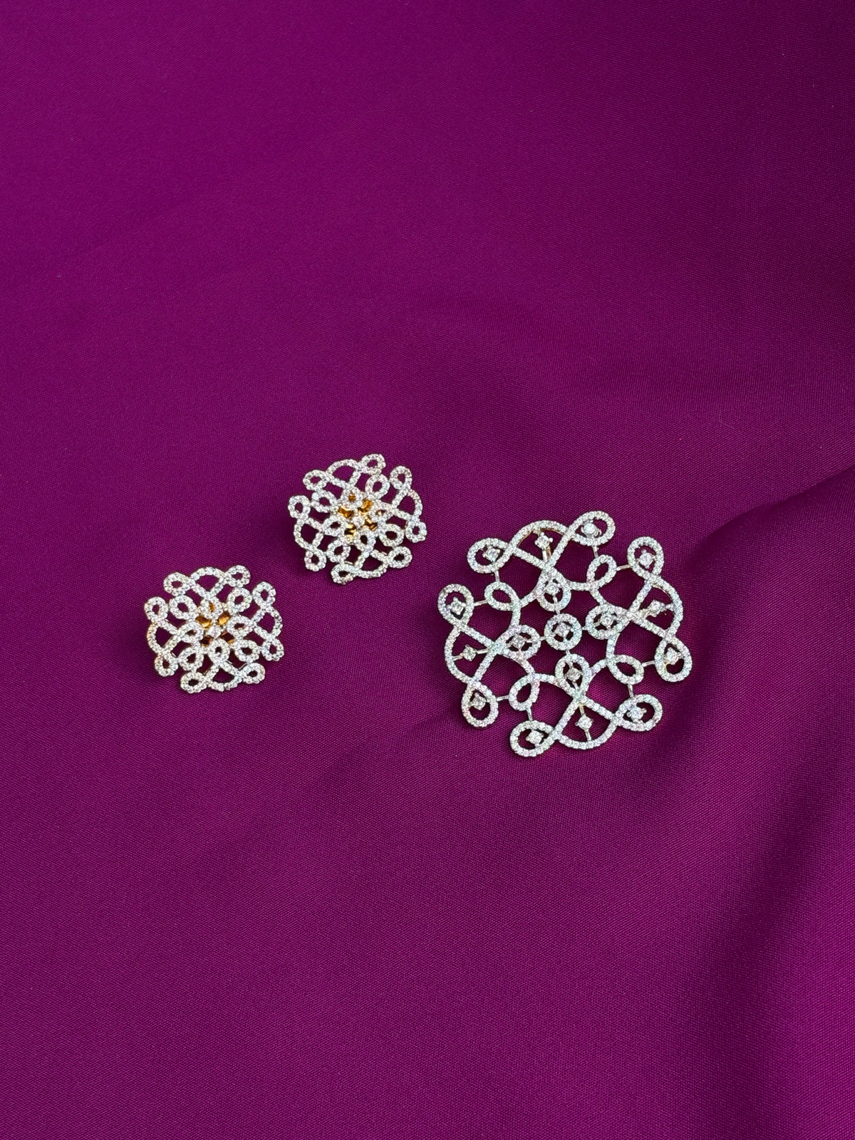 L034 diamond design pendant with studs