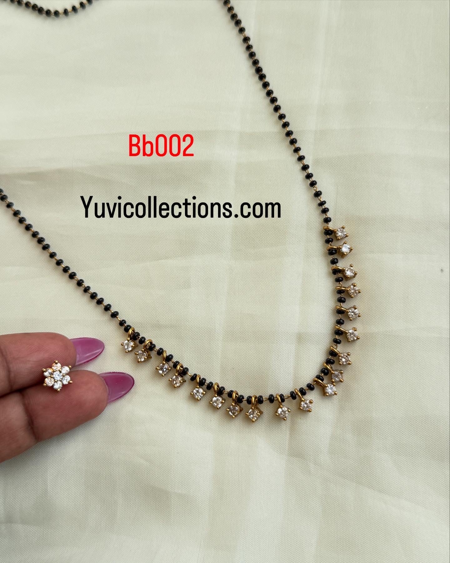 Bb002  single line white stone short blackbeads