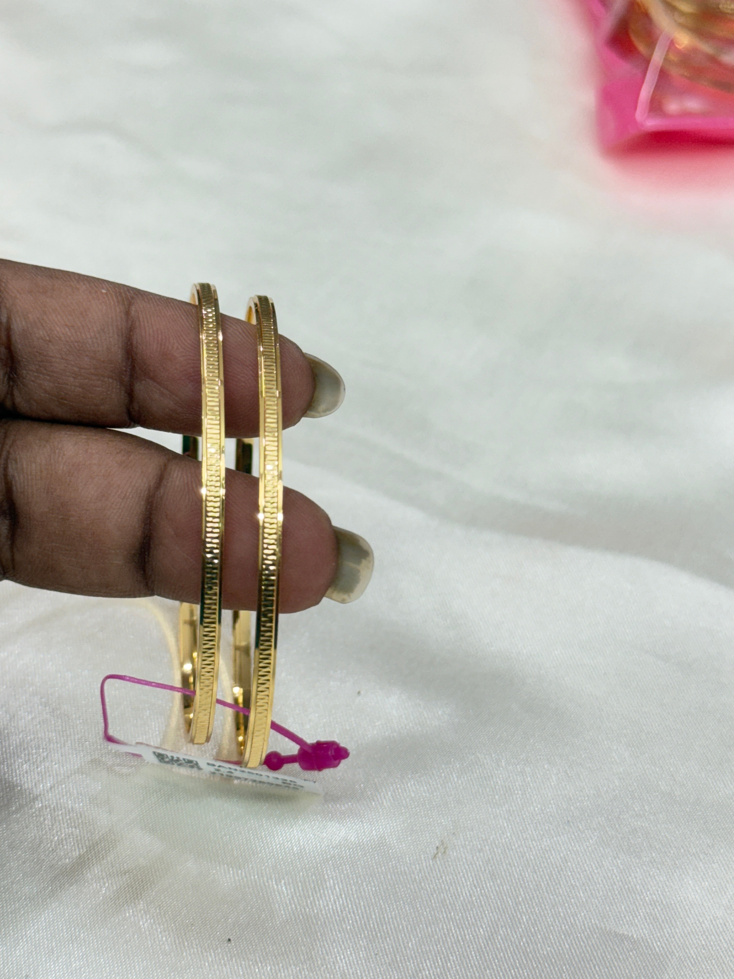 Sb139 plain gold daily wear bangles