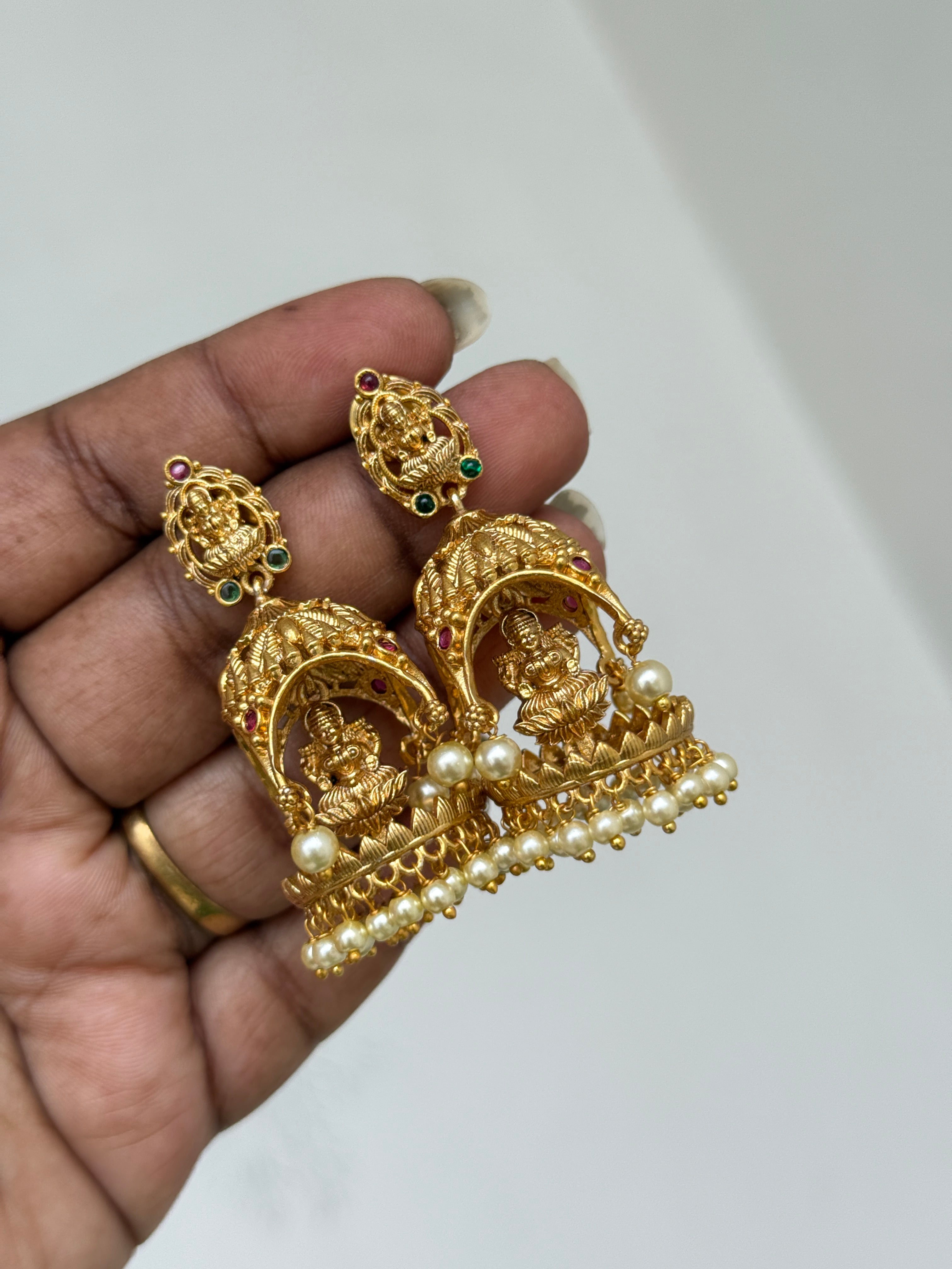 Er137 lakshmi devi butta Earrings