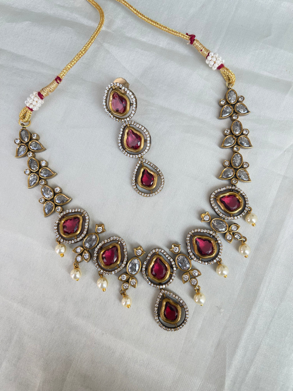 Victorian neckset