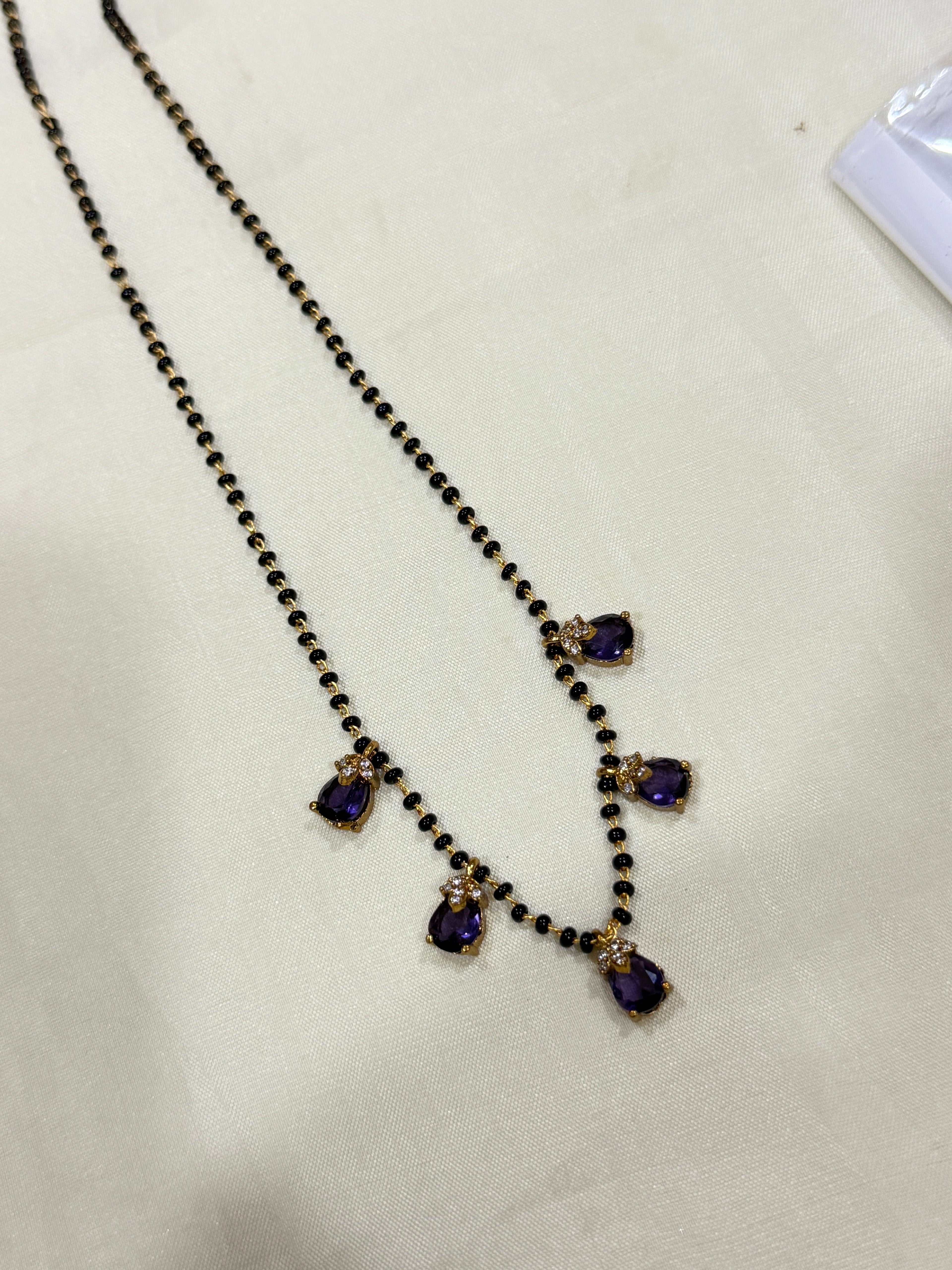 Bb008 single line 5stones blackbeads