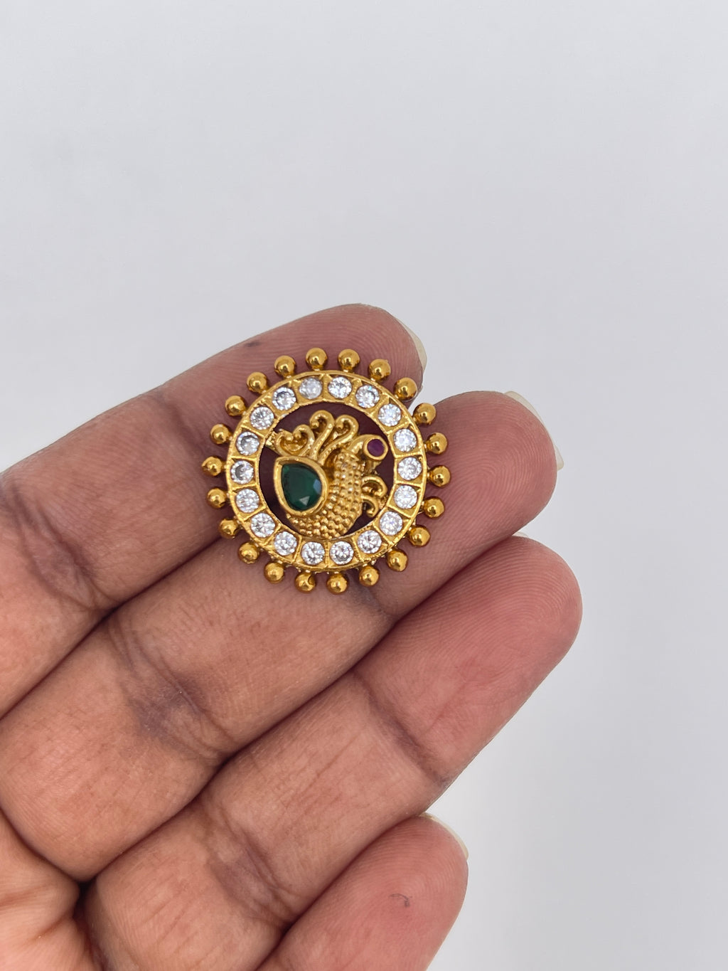 Changeable studs..can use in 6 ways