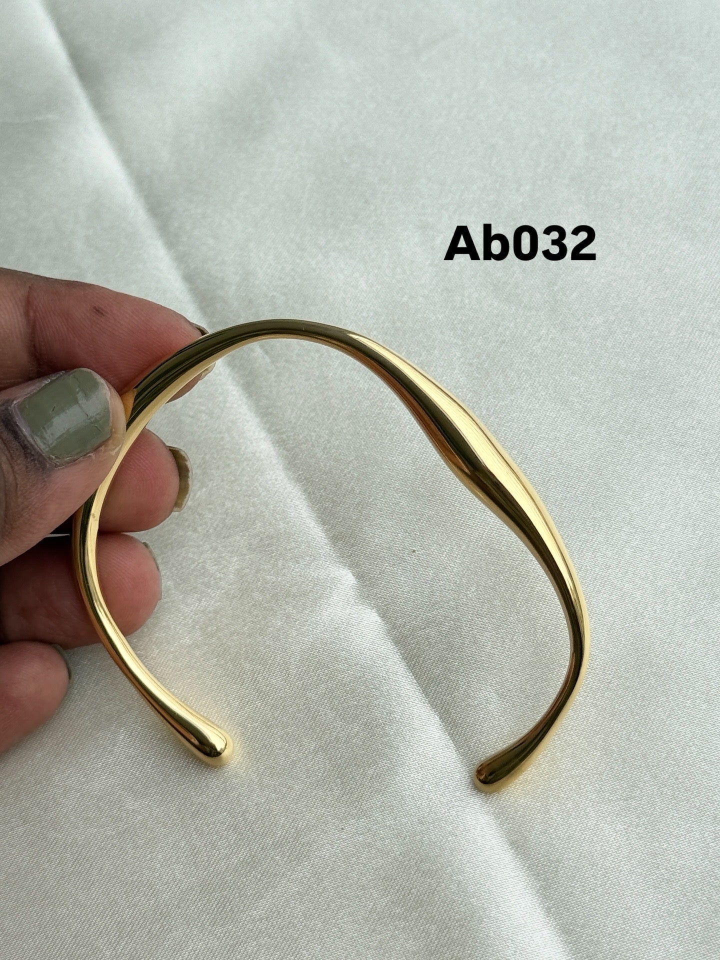Ab032 gold plain Anti tarnish bracelets