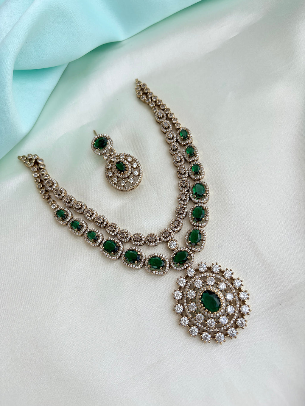 Emerald Royale Diamond Neckset Set with Earrings Ns975