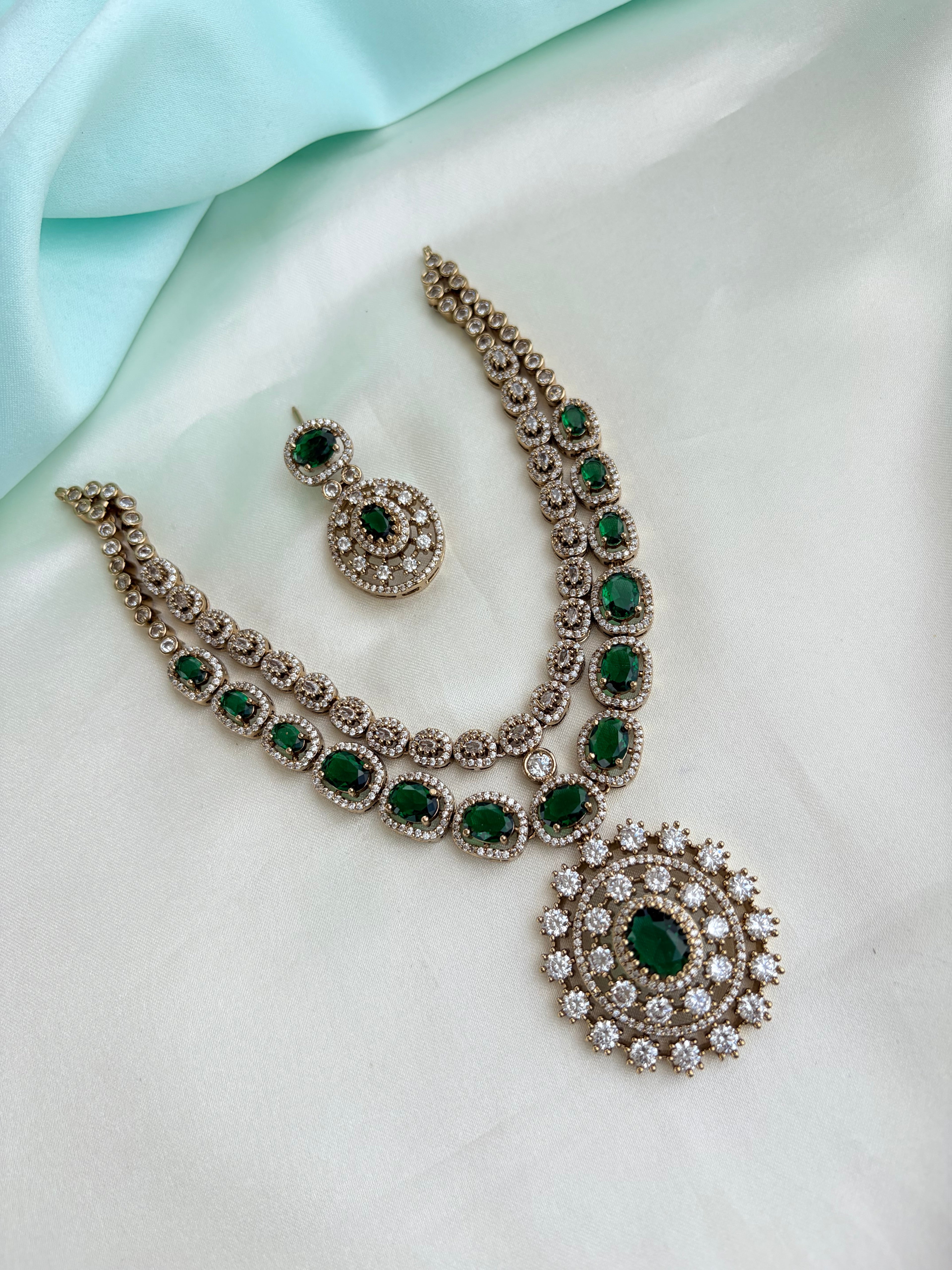 Emerald Royale Diamond Neckset Set with Earrings Ns975