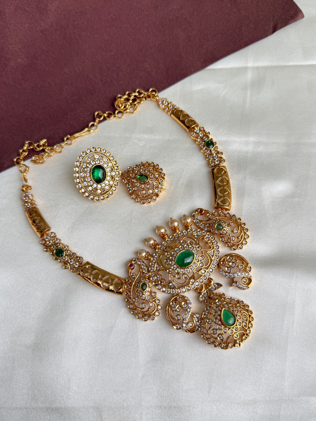 Ns341 green uncut kante neckset with earrings