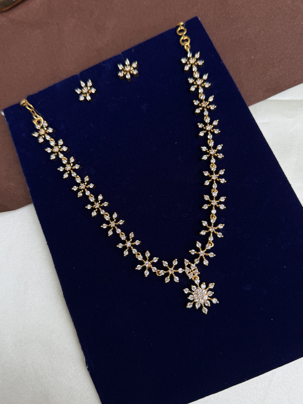 Ns335 simple 6 flowers neckset