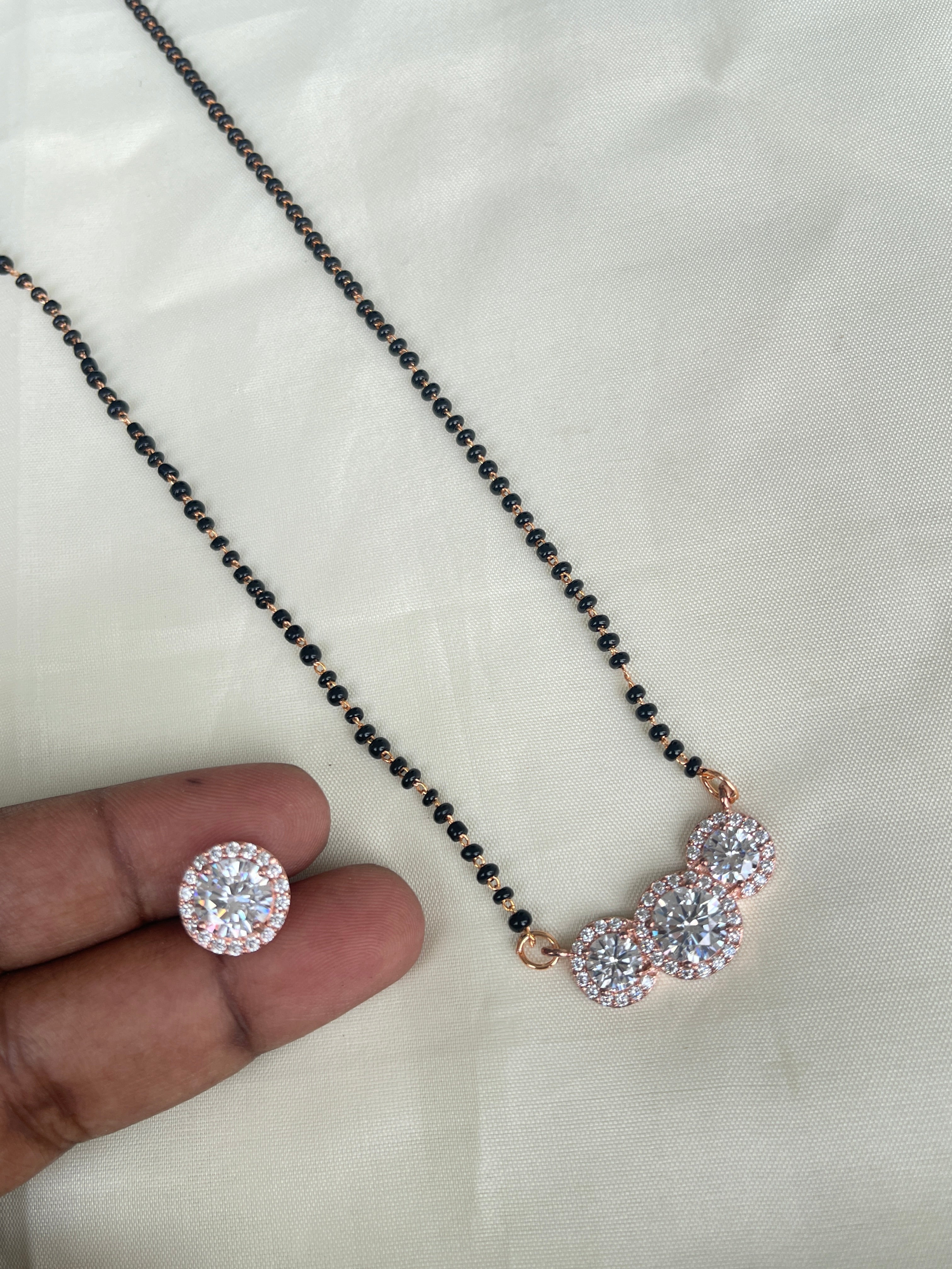 3 solitaire stone single line short blackbeads