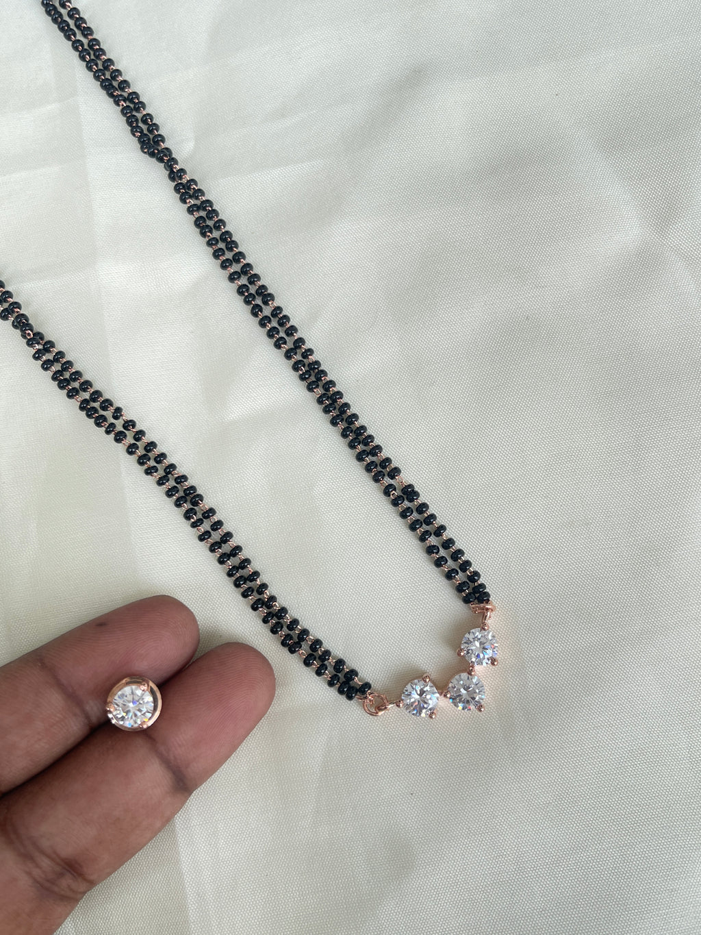 3 stone rosegold 2 lines short blackbeads bb1621