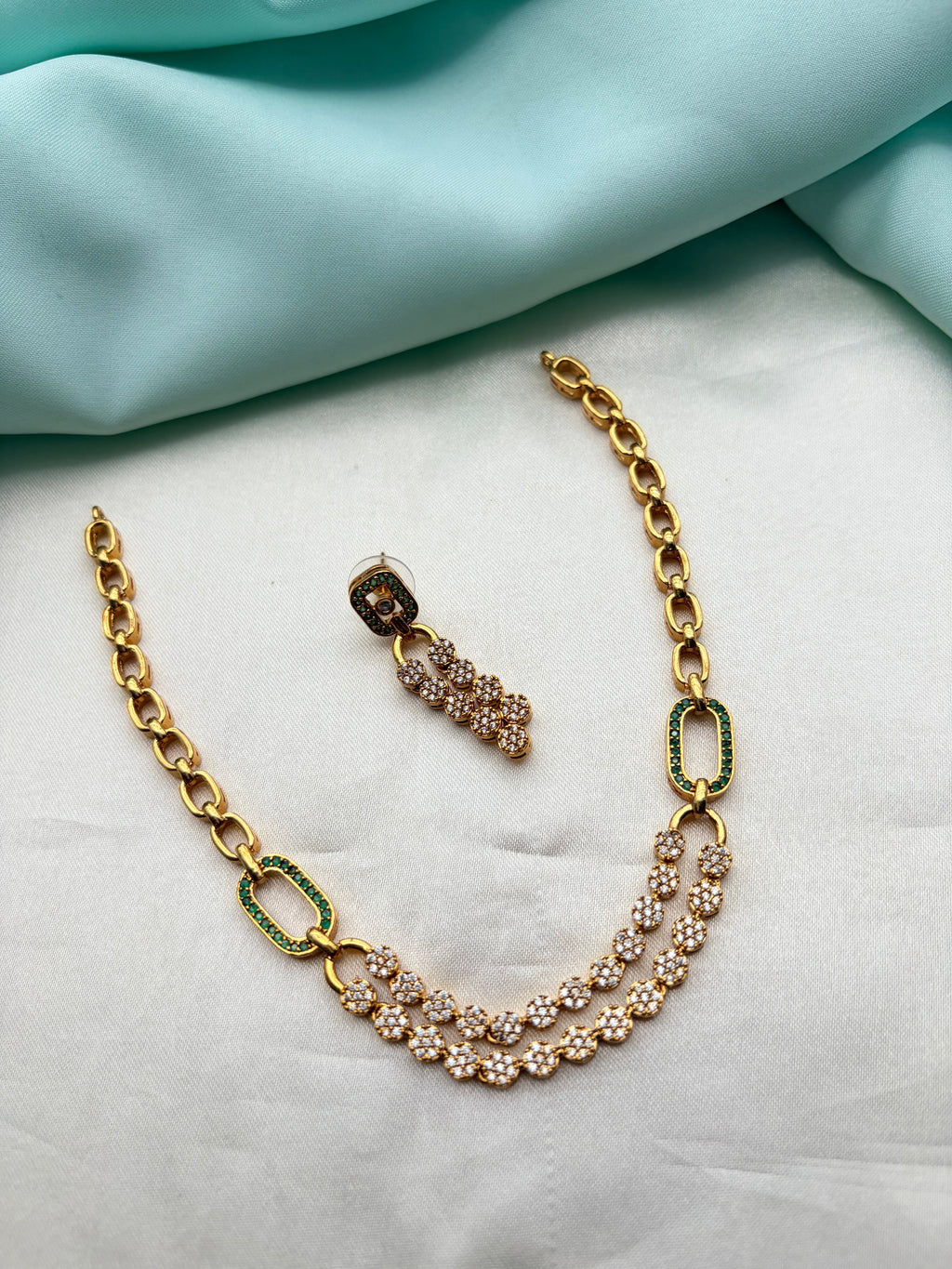 Diamond replica small flowers green stones short neckset with earrings ns933