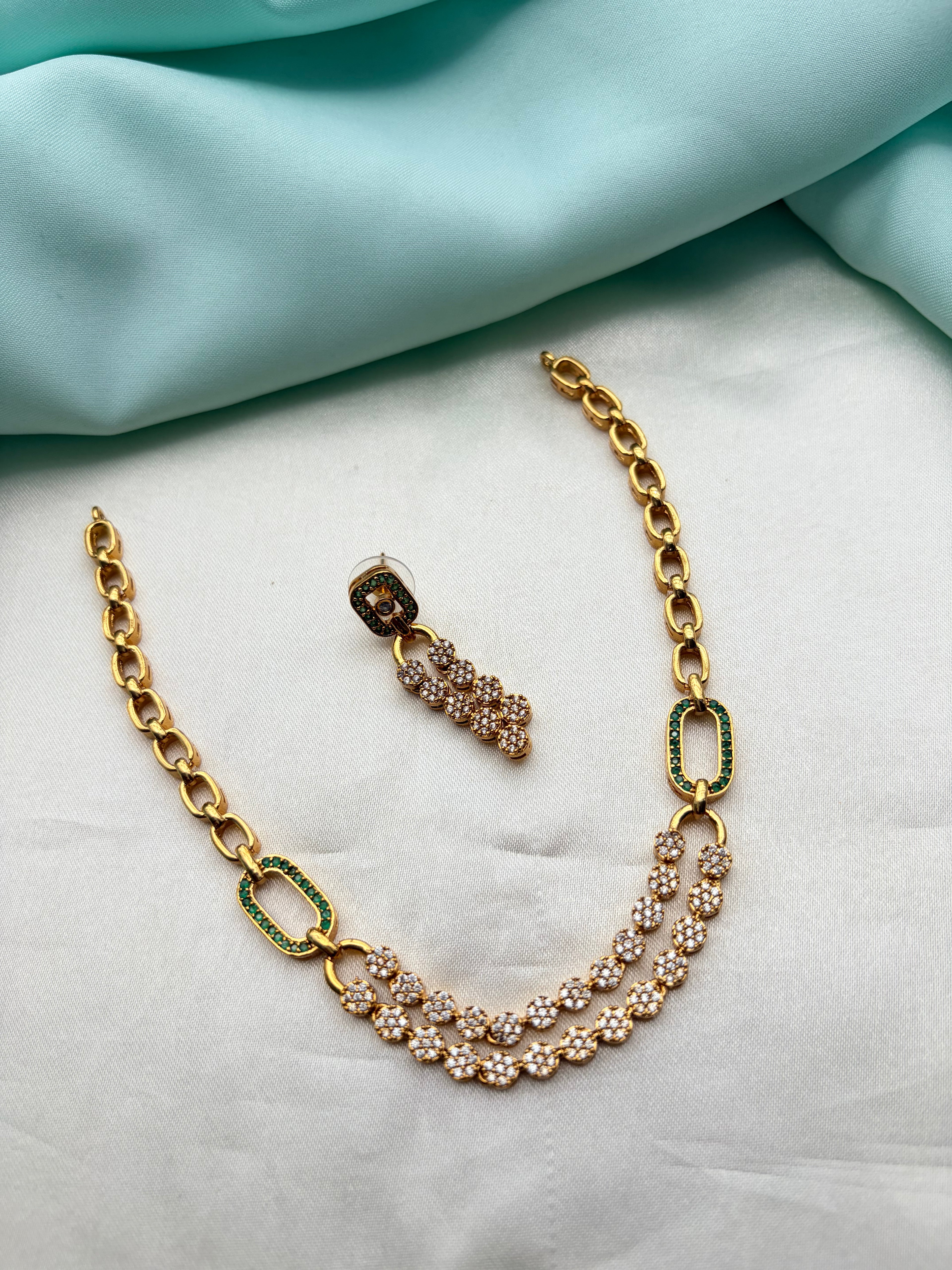 Diamond replica small flowers green stones short neckset with earrings ns933