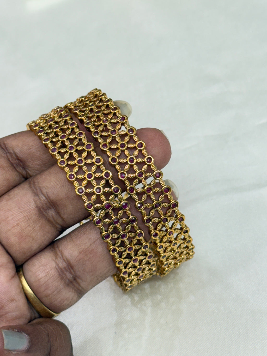 SB142 Ruby Bangles