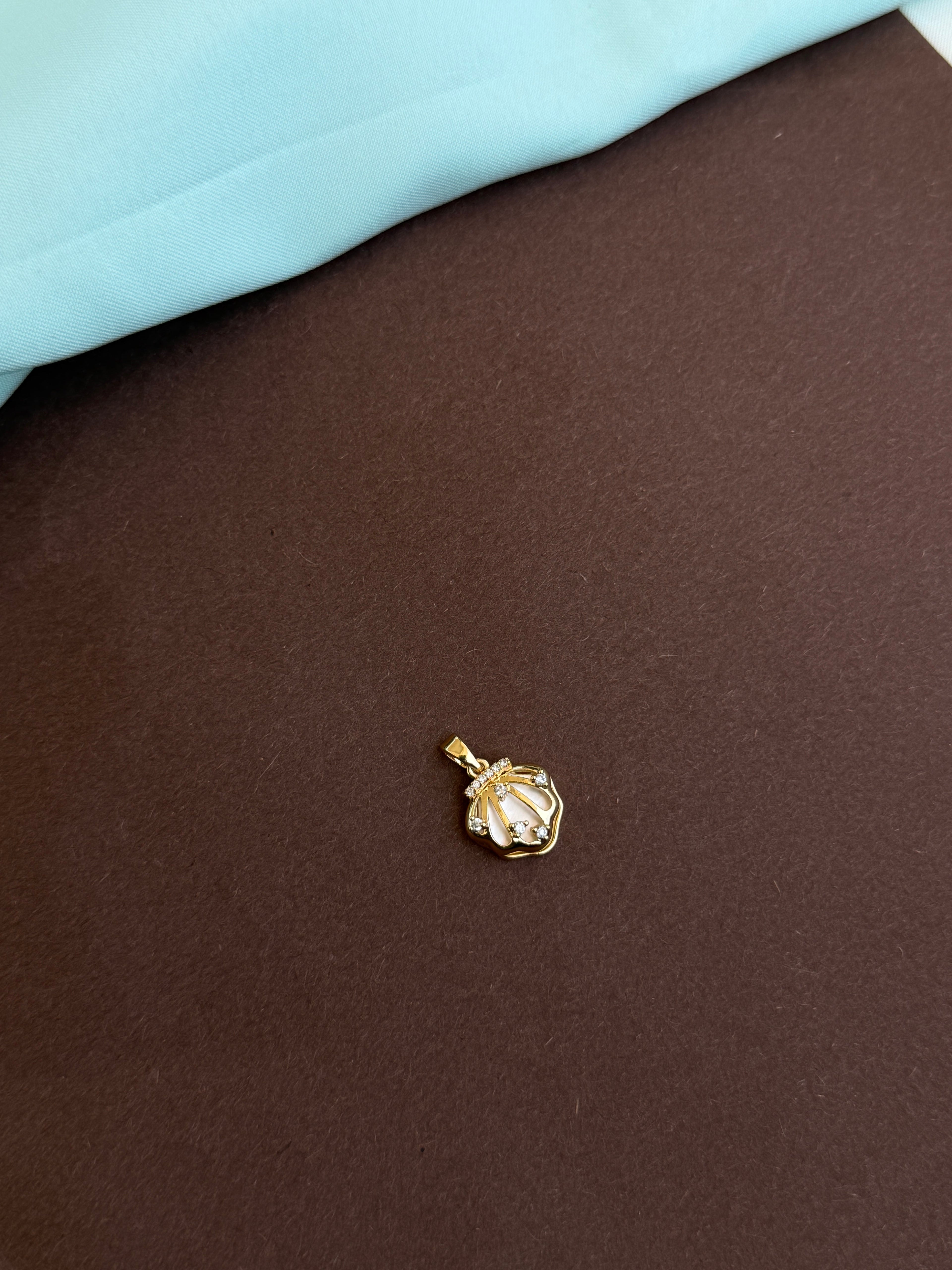 Al04 anti tarnish pearl shape charm (pendent)