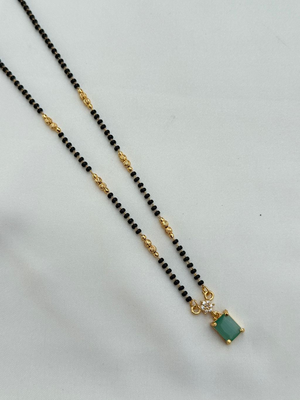 Bb051 sqare shape single line blackbeads