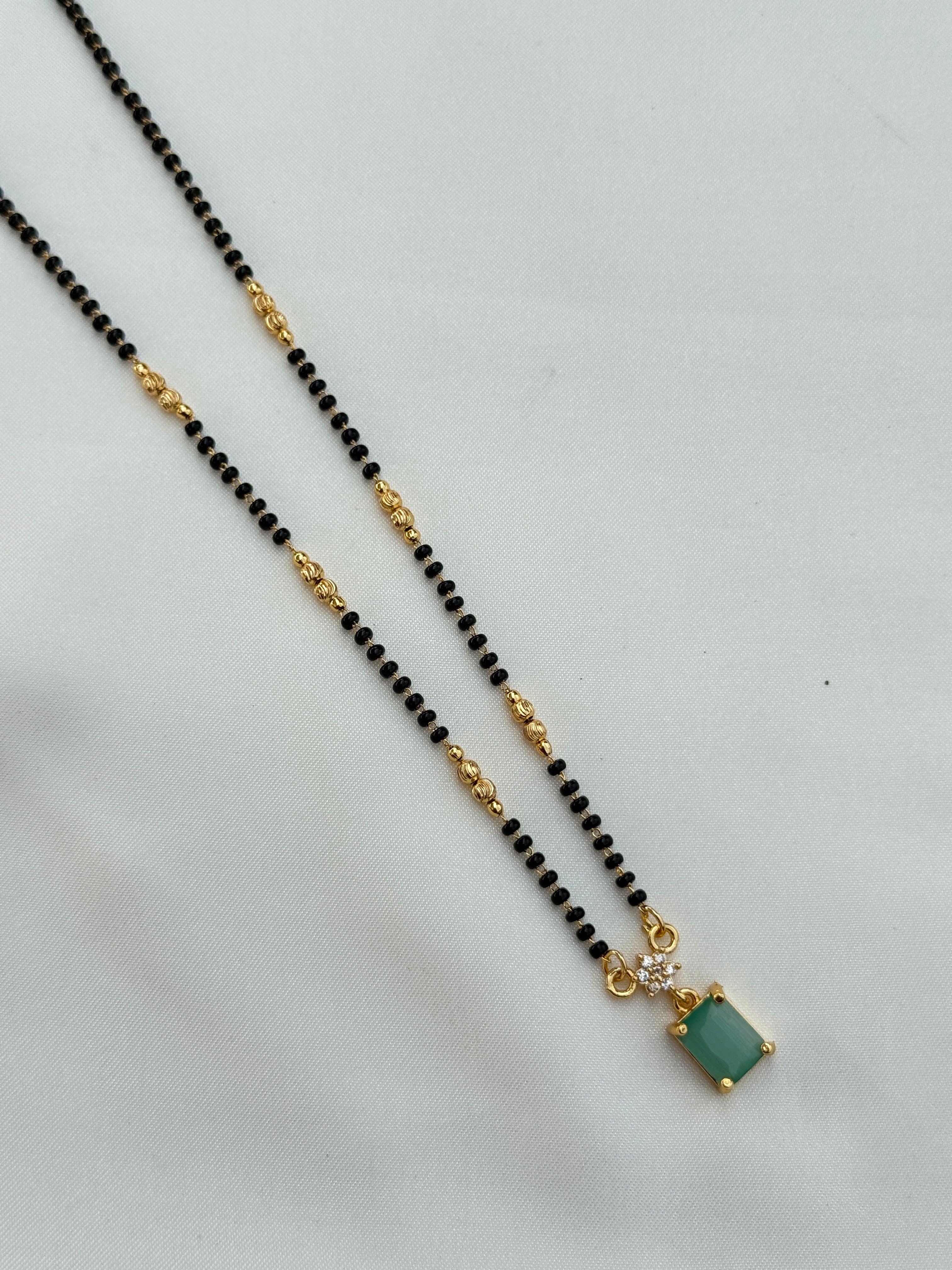 Bb051 sqare shape single line blackbeads